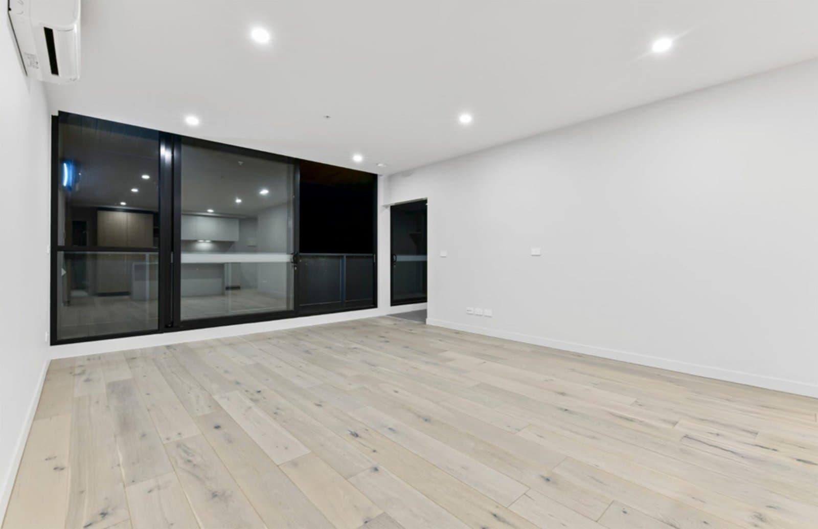 503/999 Whitehorse Road, Box Hill, Box Hill - Thumbnail 7