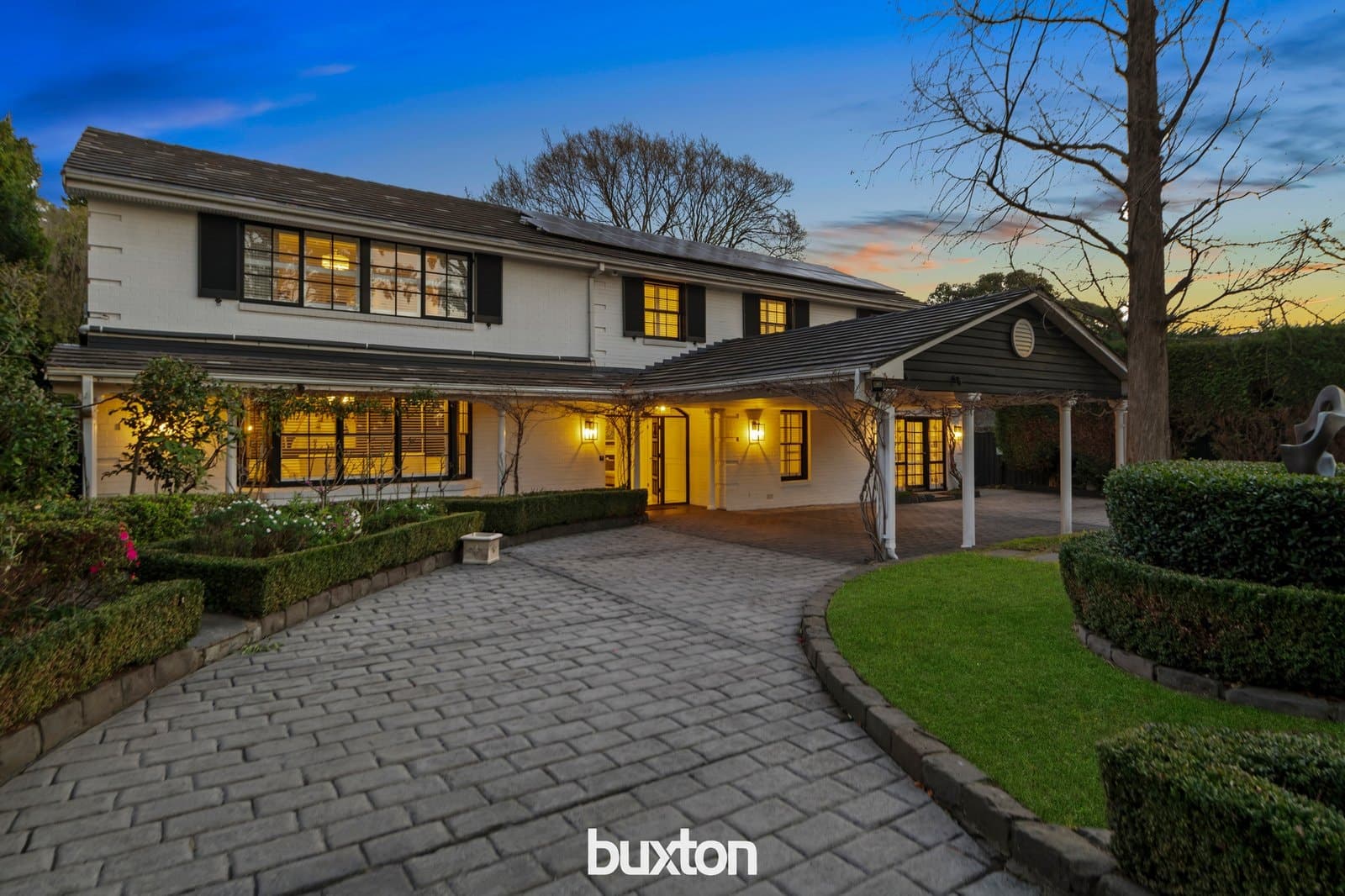 16 Mackintosh Road, Wheelers Hill, Wheelers Hill - Thumbnail 2