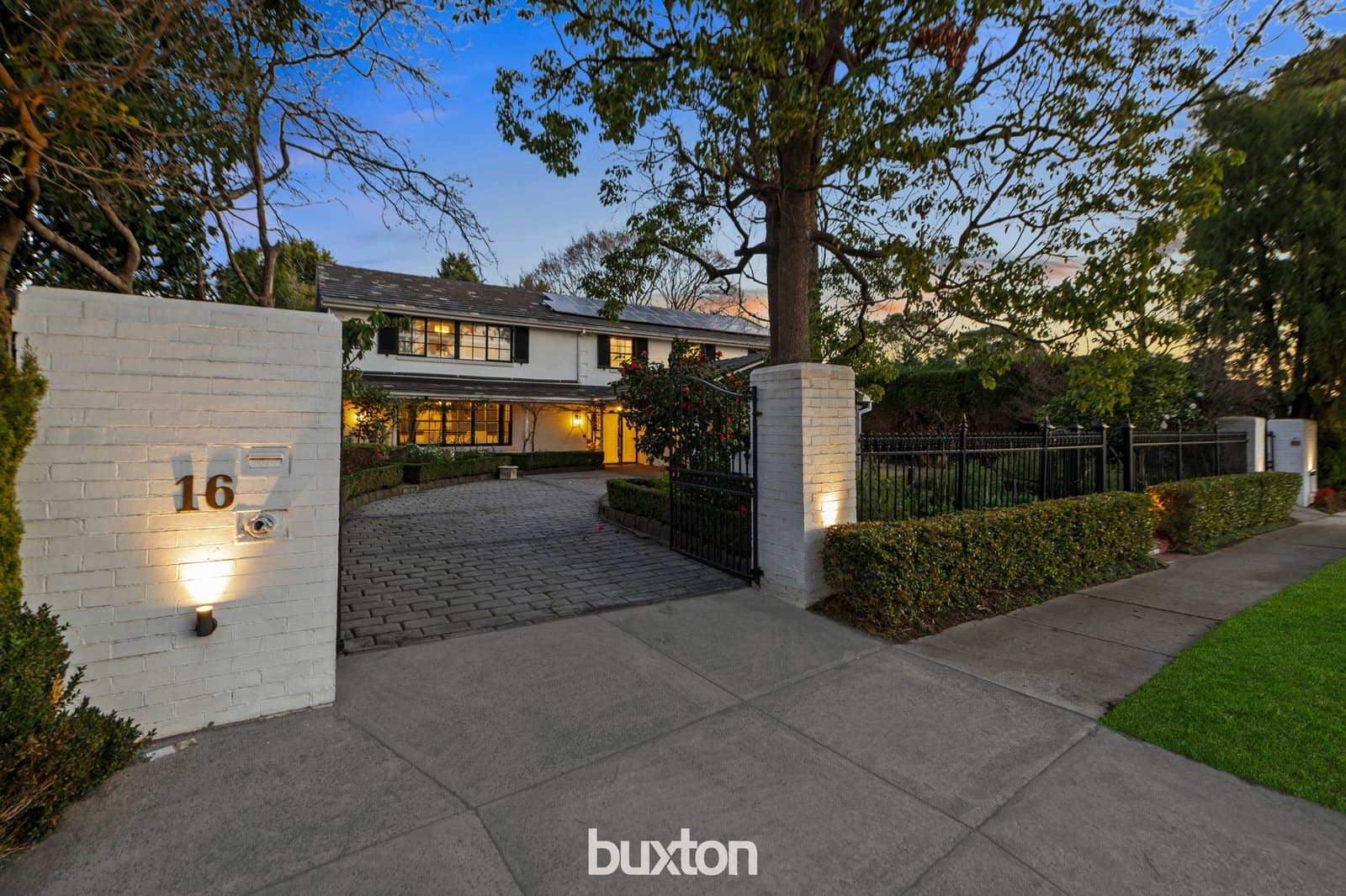 16 Mackintosh Road, Wheelers Hill, Wheelers Hill - Thumbnail 3