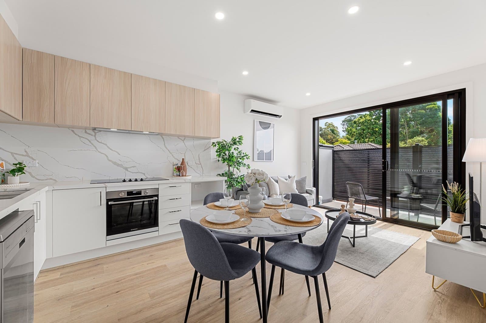 4/12 Bentley Street, Wantirna, Wantirna - Image 1