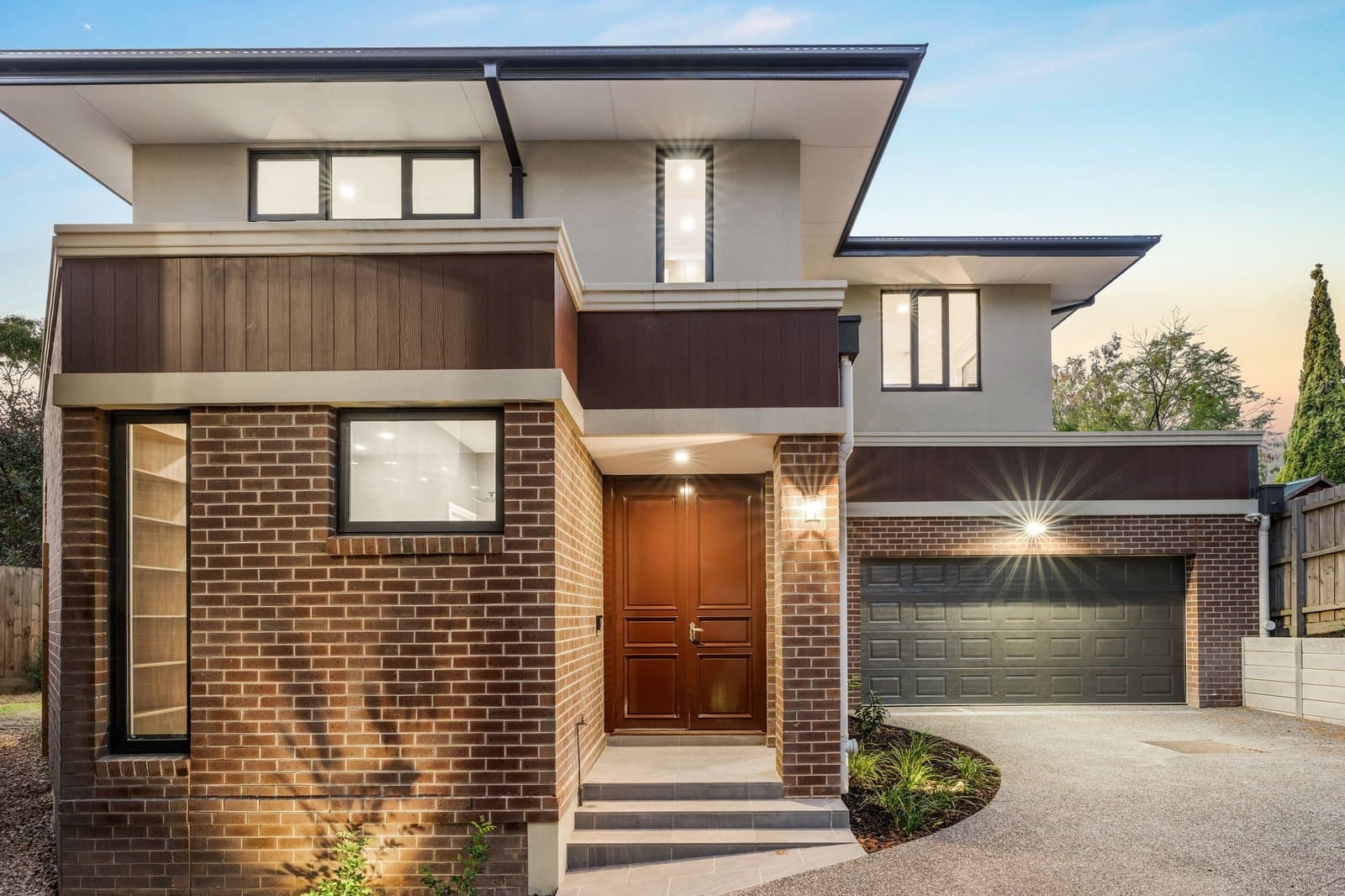 2/2 Iona Court, Mount Waverley, Mount Waverley - Thumbnail 2
