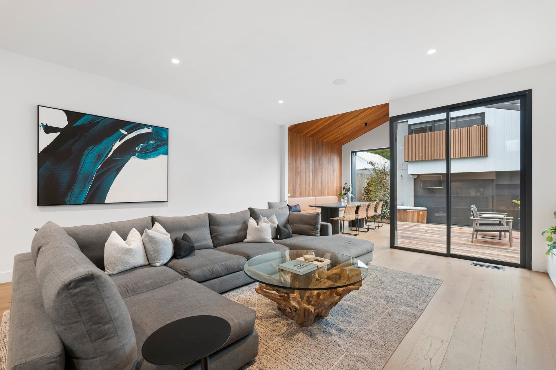 65 Ruskin Street, Elwood, Elwood - Thumbnail 2