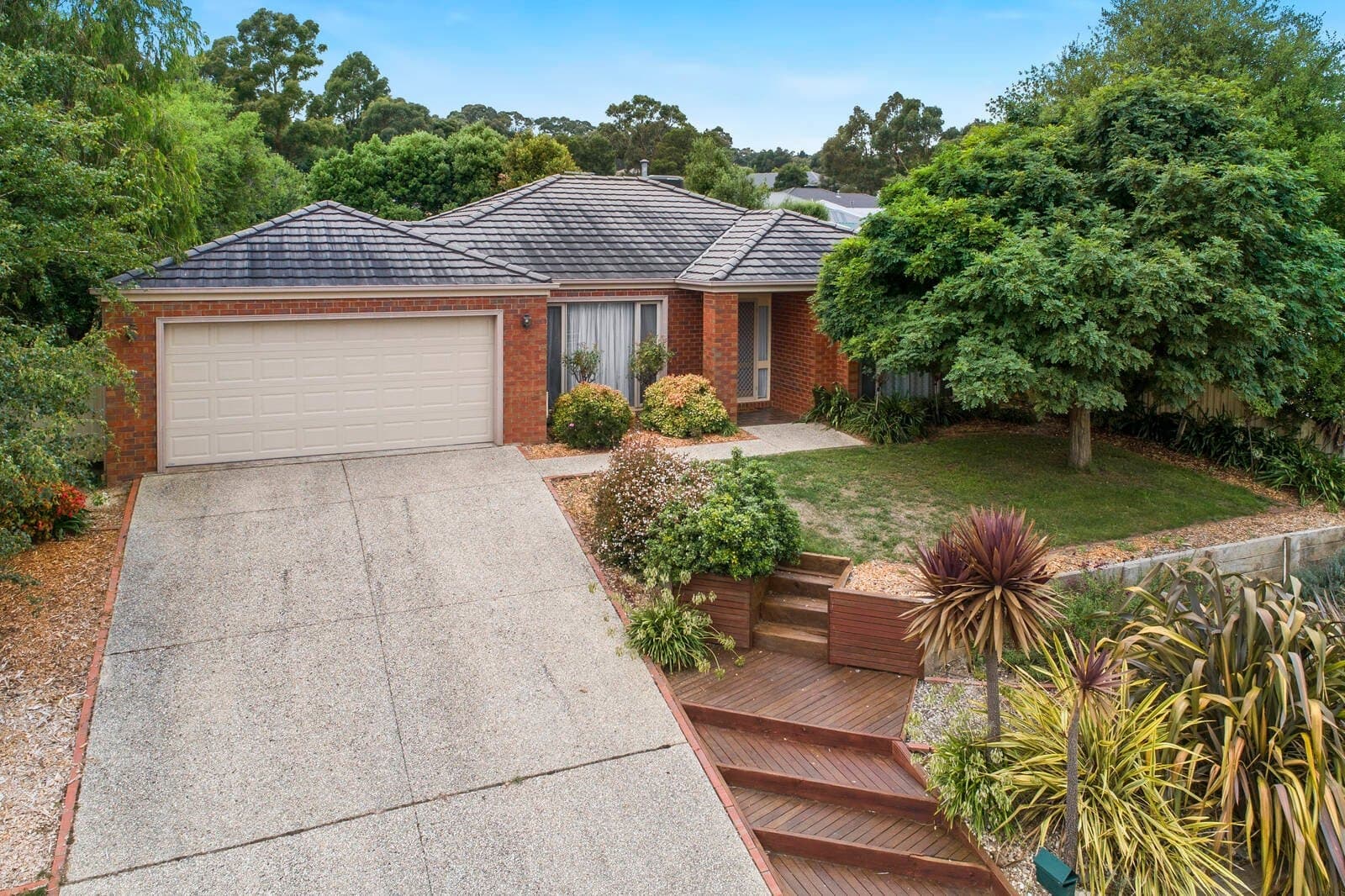 7 Oakbank Drive,
Mount Helen, Mount Helen - Image 1