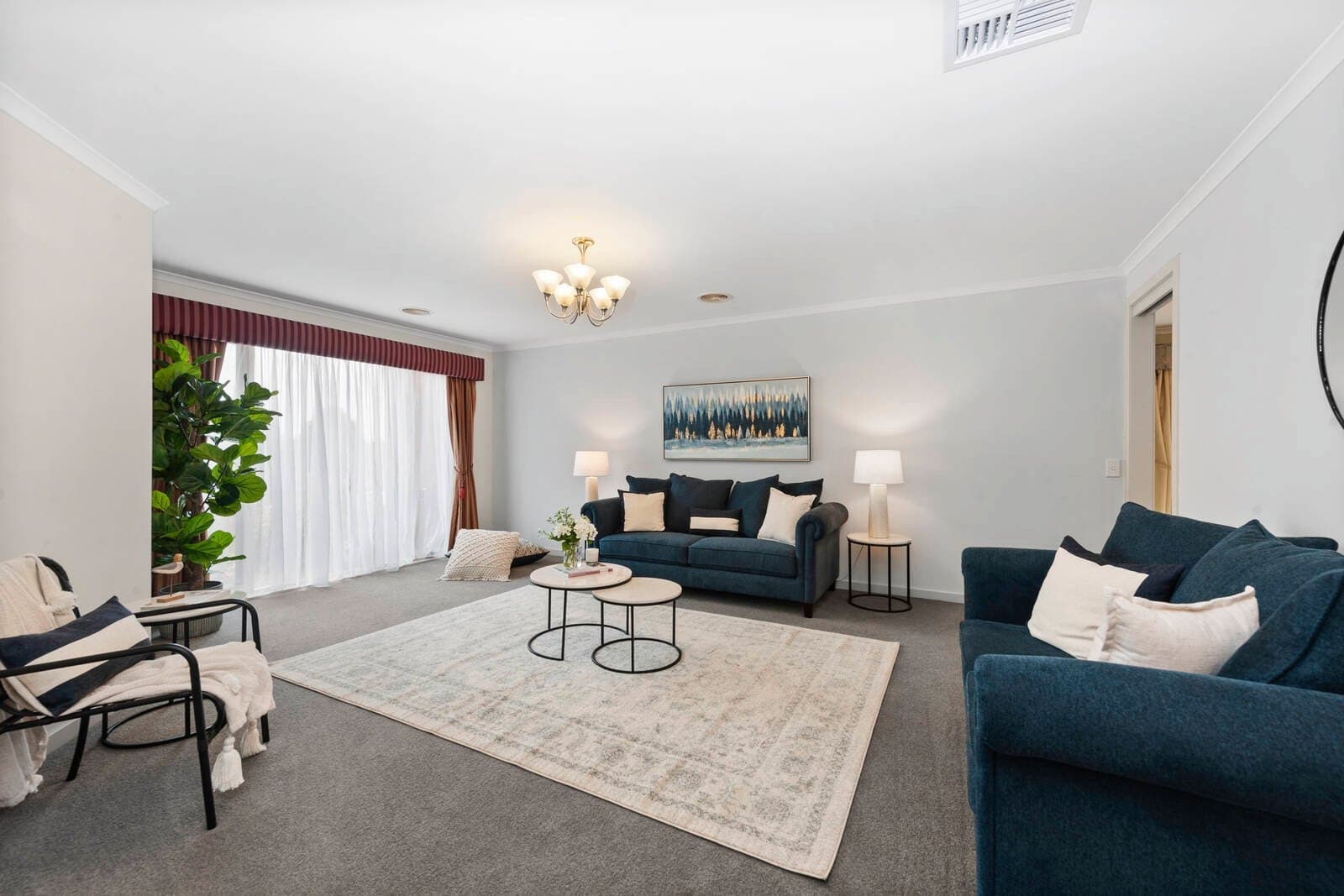 7 Oakbank Drive,
                        
                    
                    
                        
                            Mount Helen, Mount Helen - Thumbnail 3