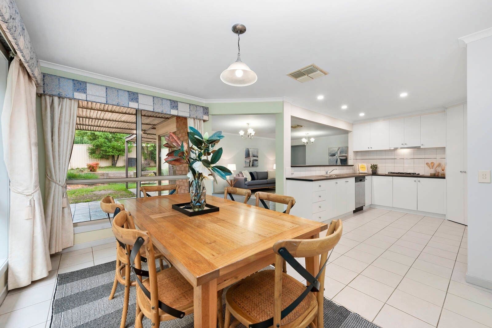 7 Oakbank Drive,
                        
                    
                    
                        
                            Mount Helen, Mount Helen - Thumbnail 6