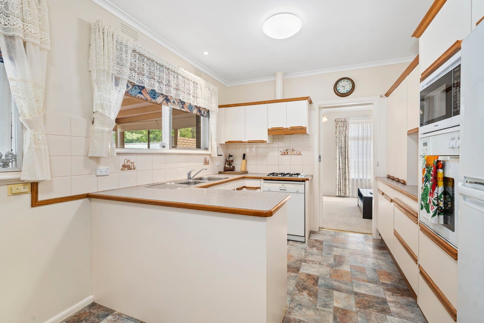 118 Watsons Road, Glen Waverley, Glen Waverley - Thumbnail 7