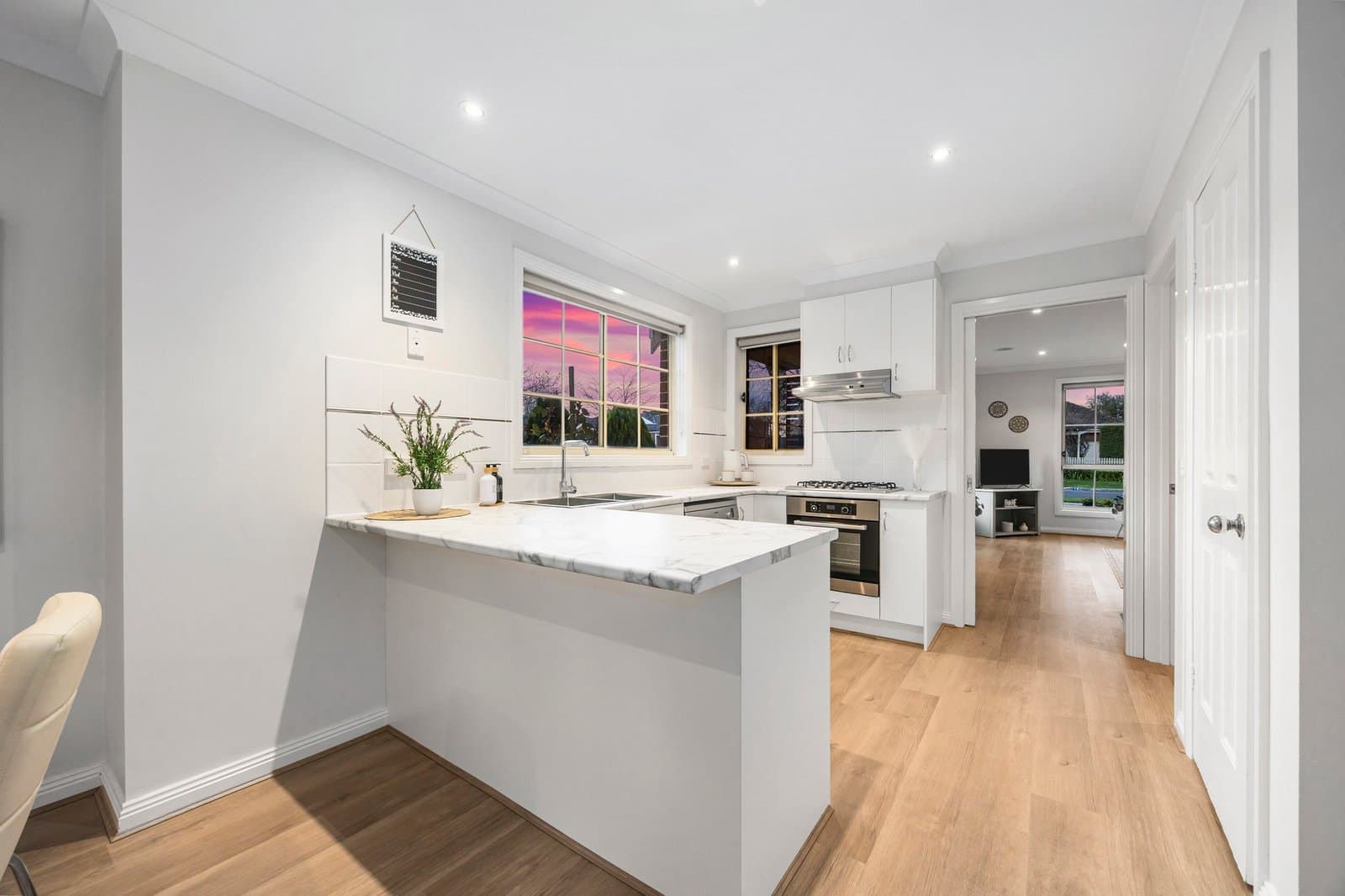 4 St Clare Avenue, Lake Gardens, Lake Gardens - Thumbnail 3