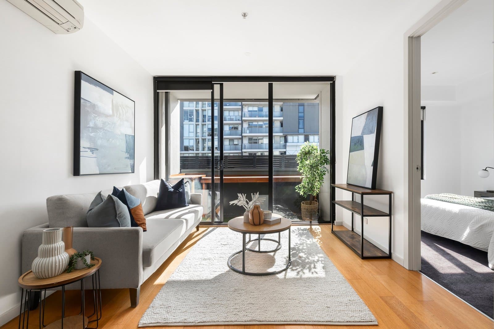 610/57 Bay Street, Port Melbourne, Port Melbourne - Thumbnail 2