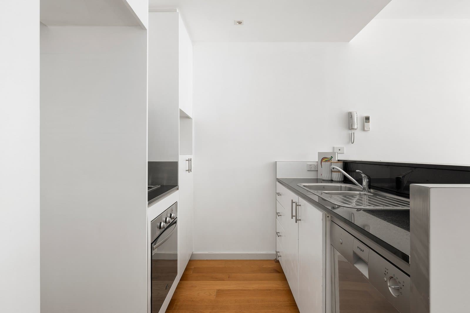 610/57 Bay Street, Port Melbourne, Port Melbourne - Thumbnail 7
