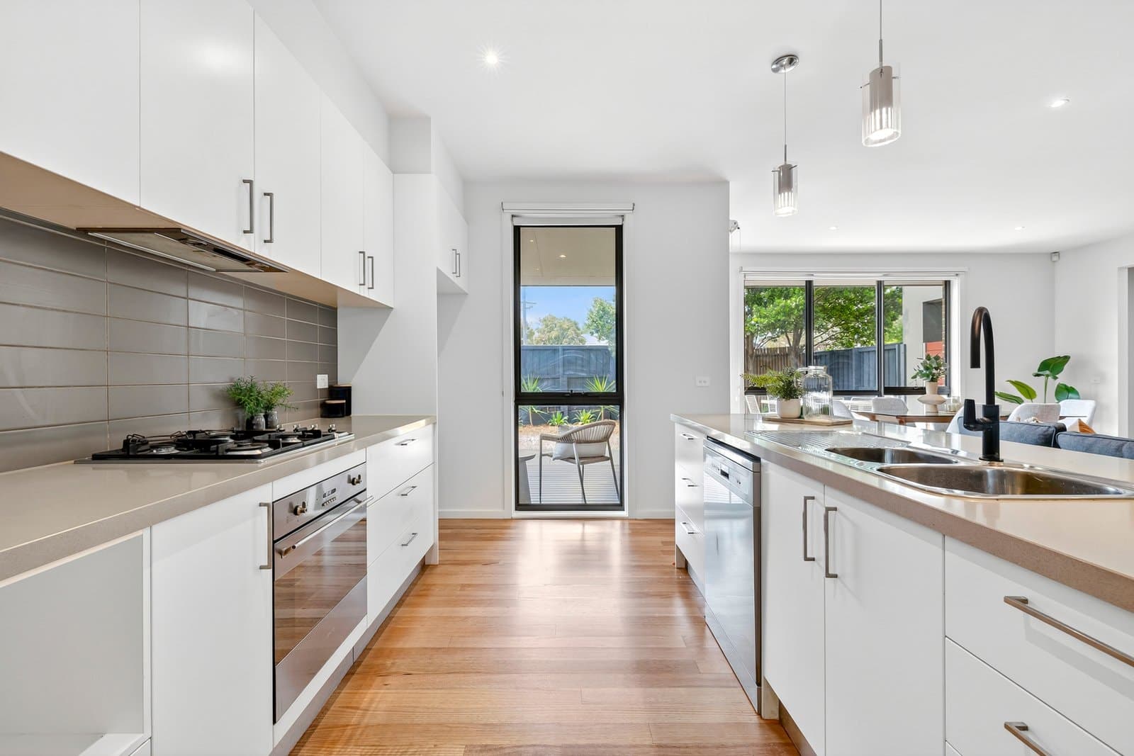 1/2 High Street Road, Ashburton, Ashburton - Thumbnail 4