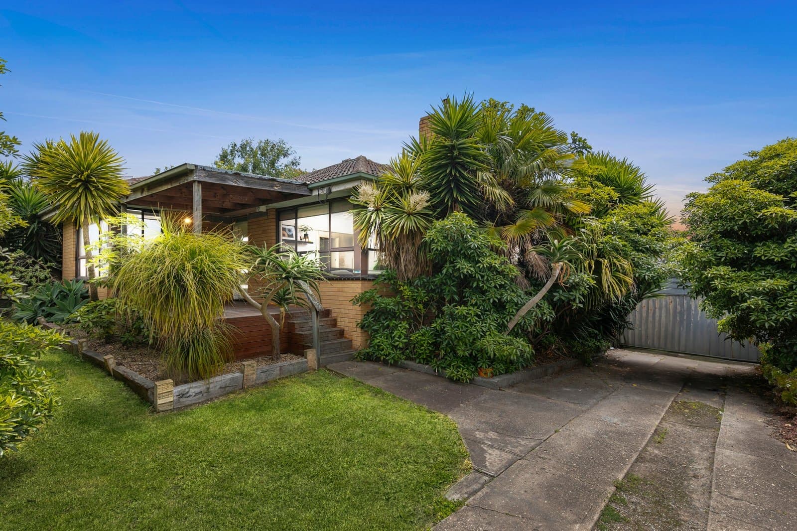 4 Emerald Court, Belmont, Belmont - Image 1