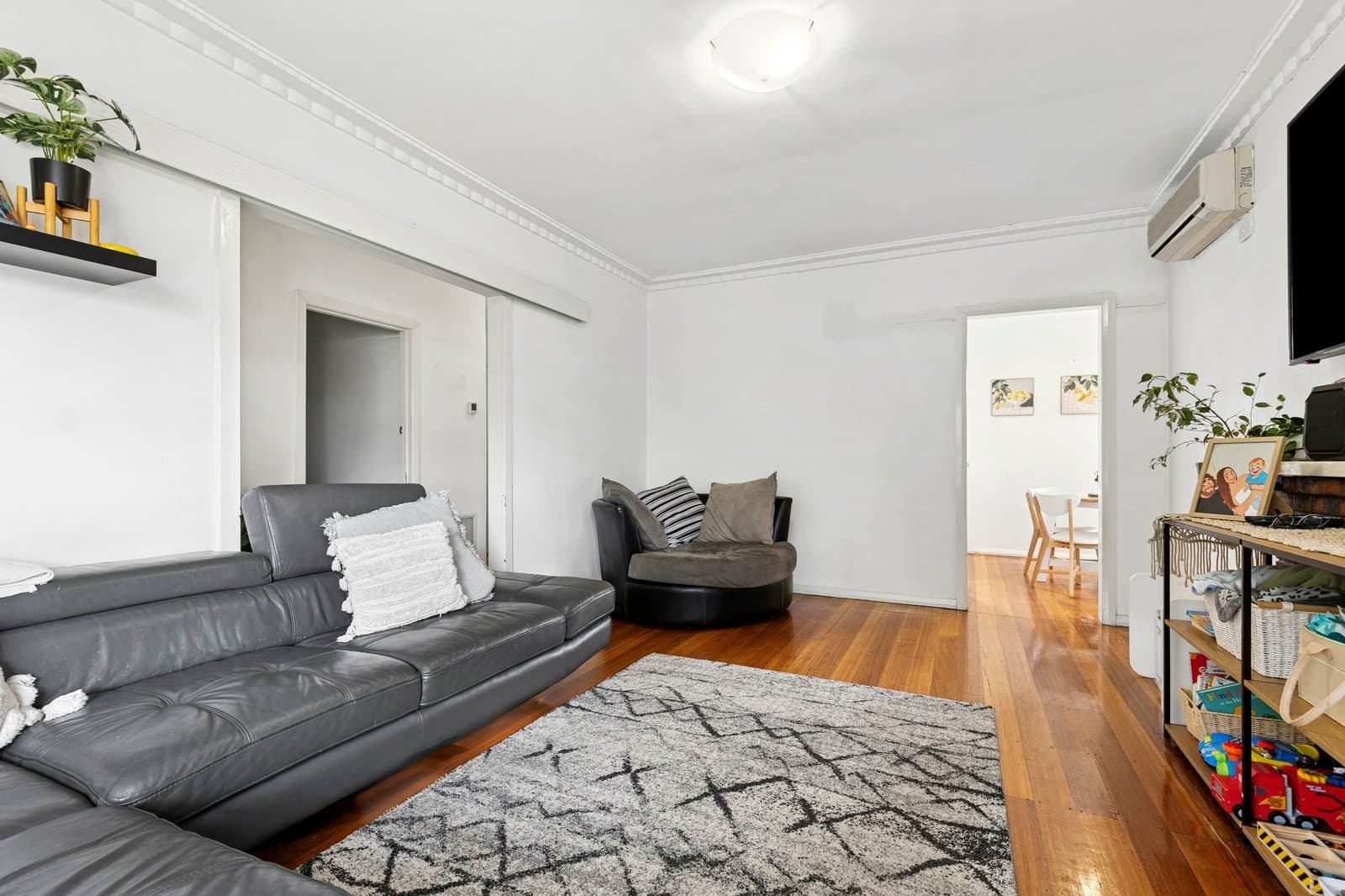 4 Emerald Court, Belmont, Belmont - Thumbnail 2