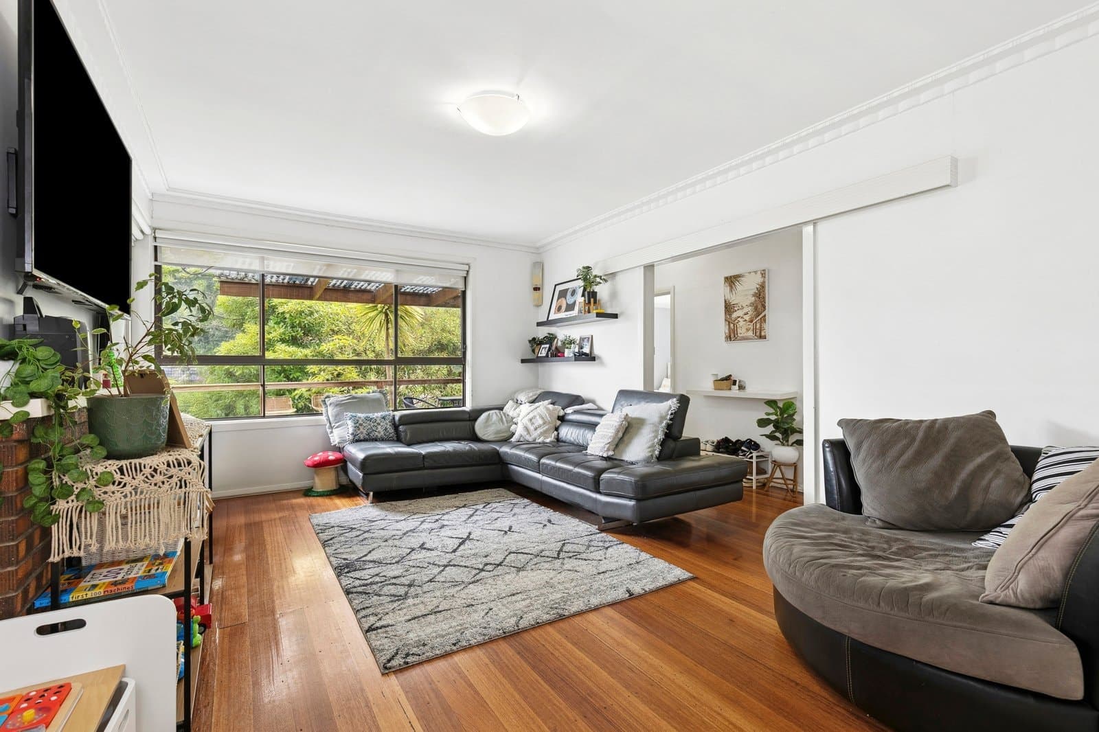 4 Emerald Court, Belmont, Belmont - Thumbnail 3