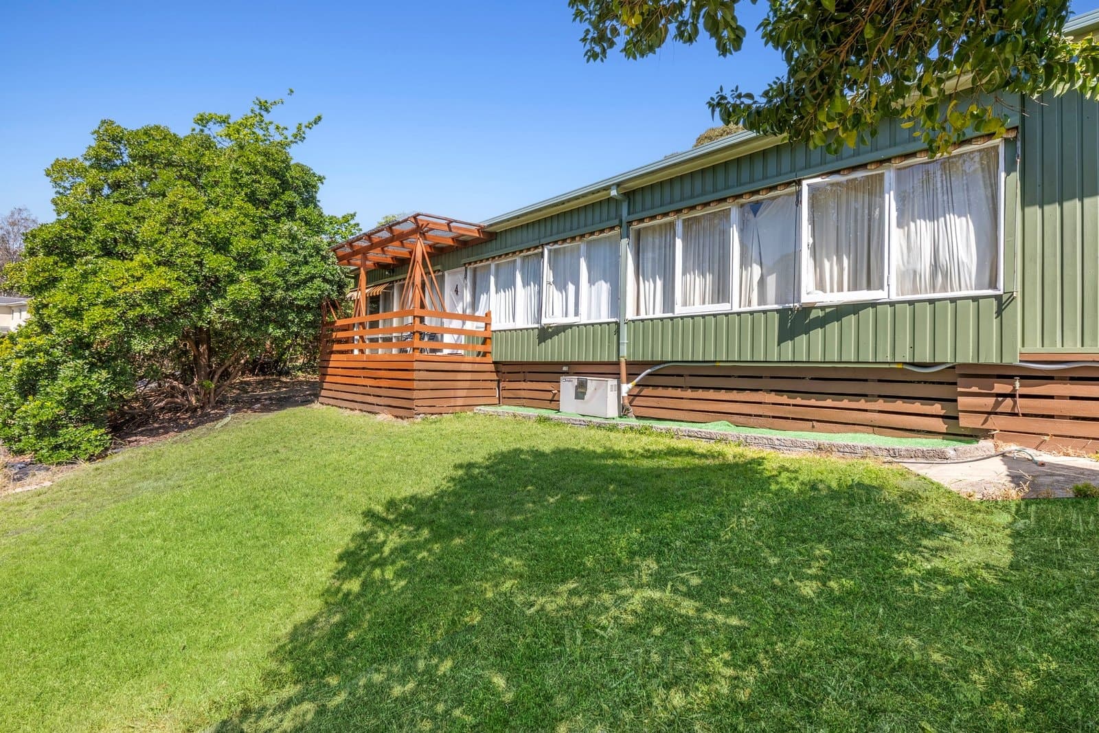 4 Ian Grove, Burwood, Burwood - Thumbnail 3