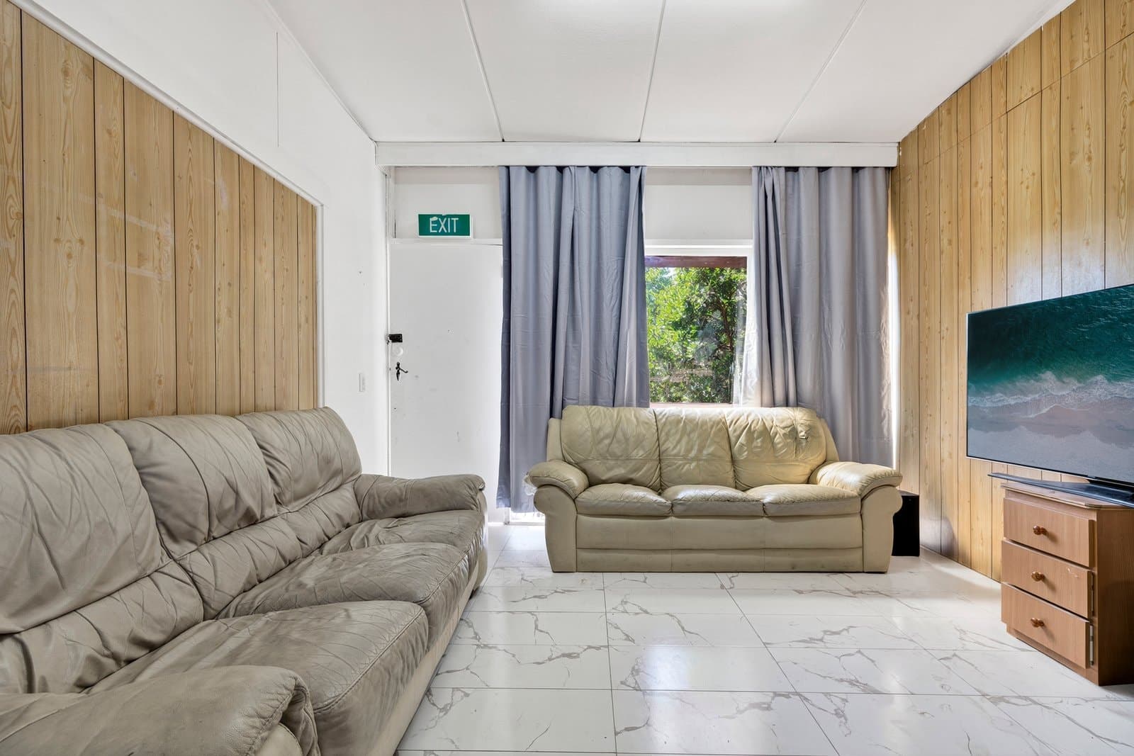 4 Ian Grove, Burwood, Burwood - Thumbnail 4