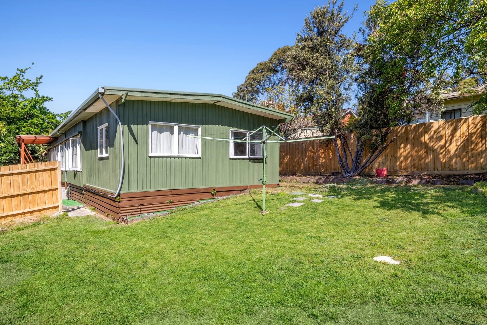 4 Ian Grove, Burwood, Burwood - Thumbnail 6