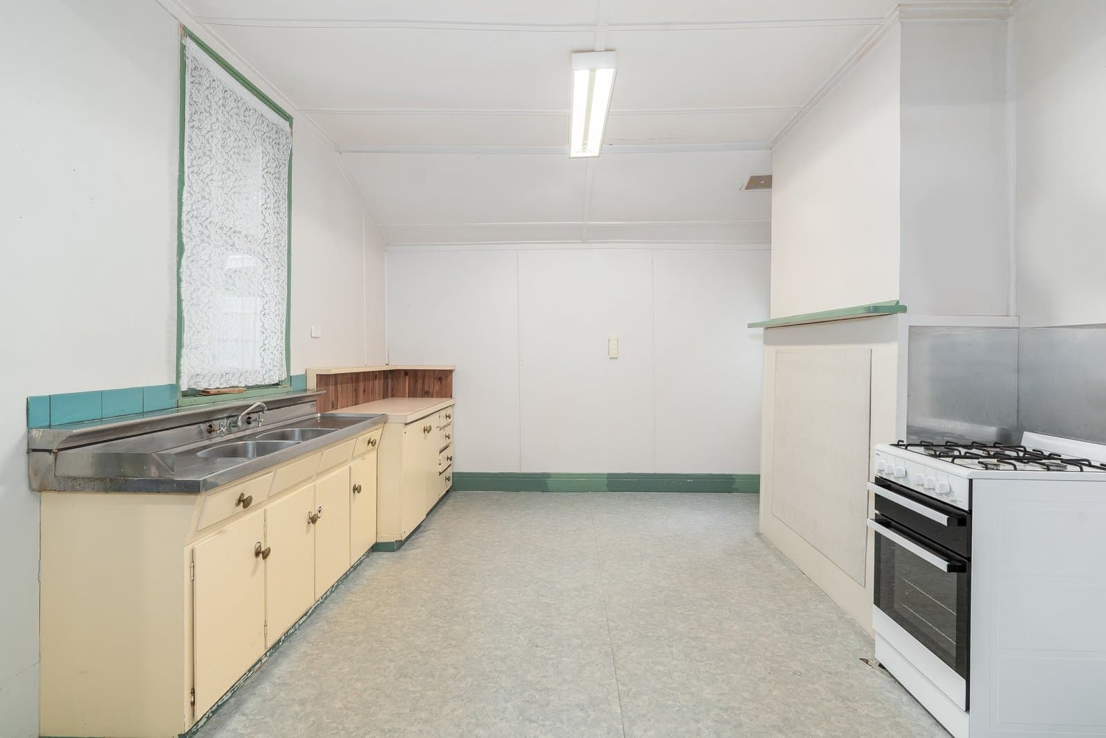 298 High Street, Belmont, Belmont - Thumbnail 3
