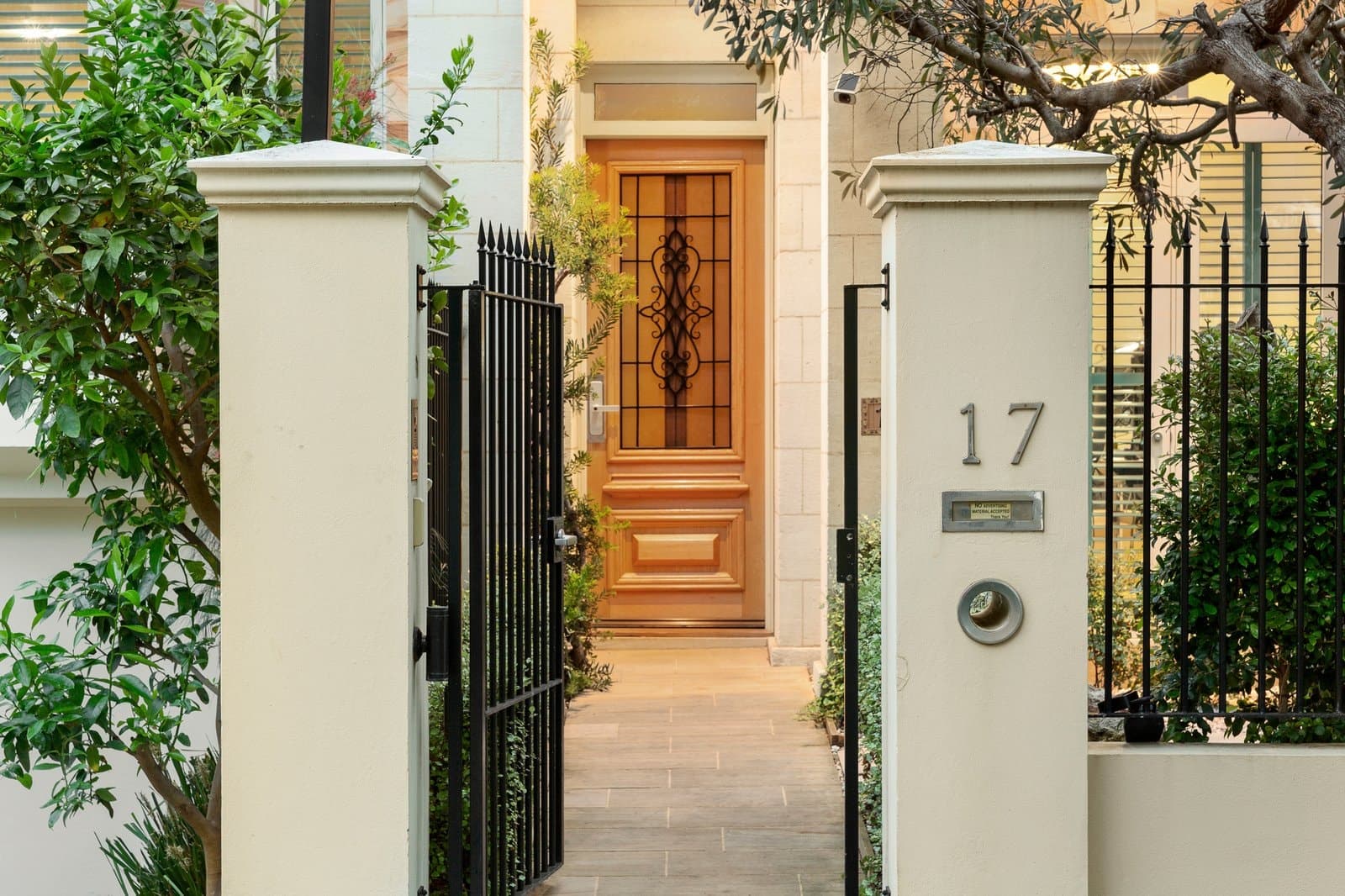 17 Victoria Street, Brighton, Brighton - Image 1