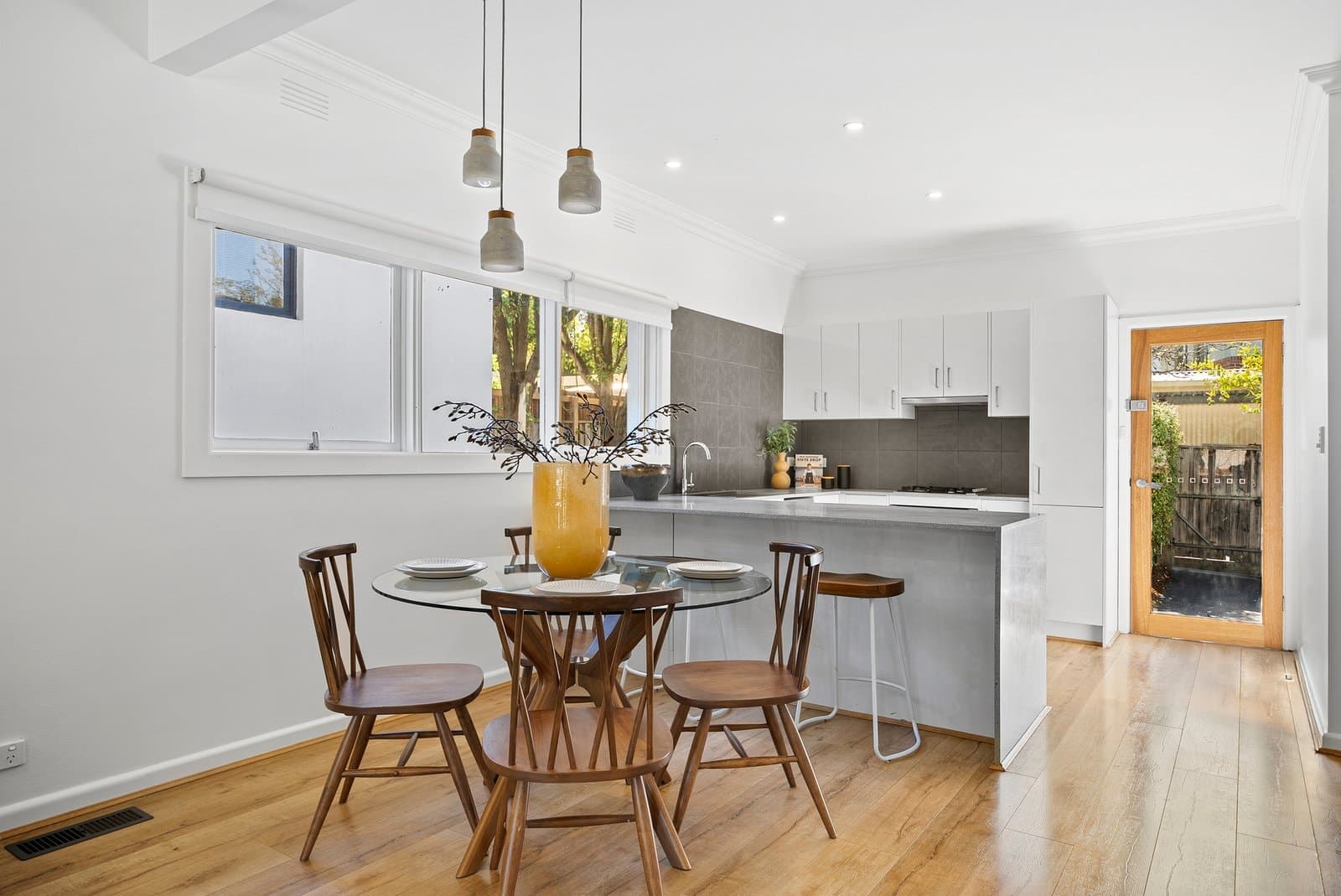 16 Hunter Avenue, Black Rock, Black Rock - Thumbnail 3