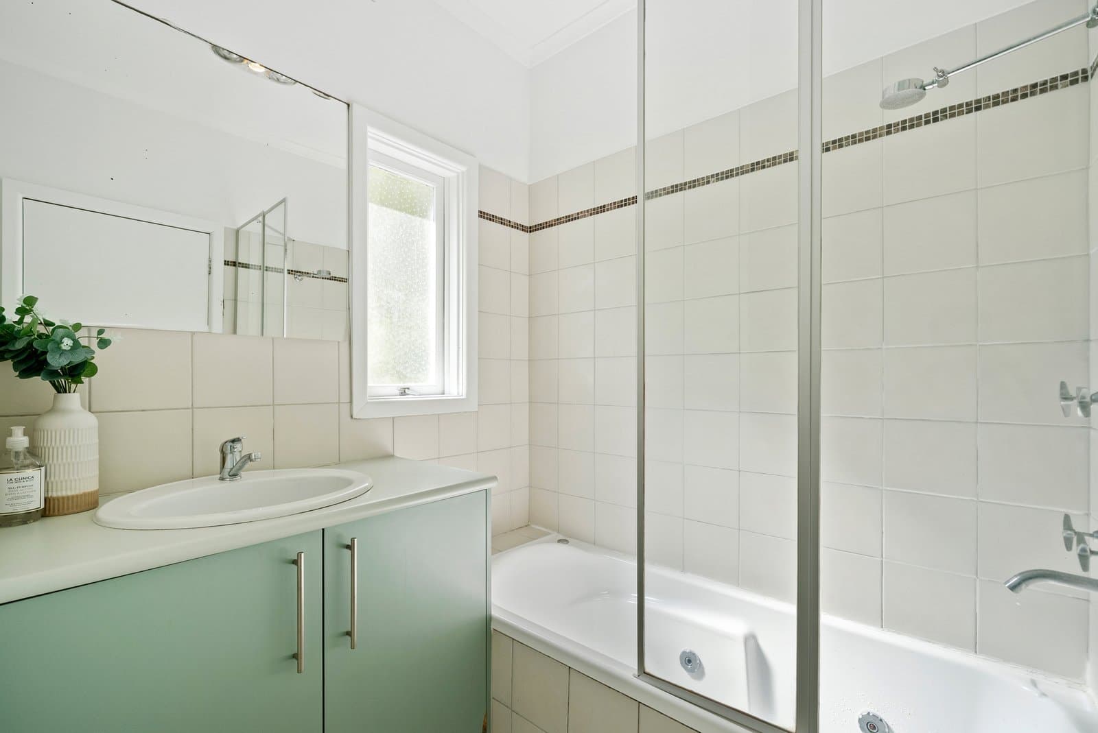 16 Hunter Avenue, Black Rock, Black Rock - Thumbnail 7