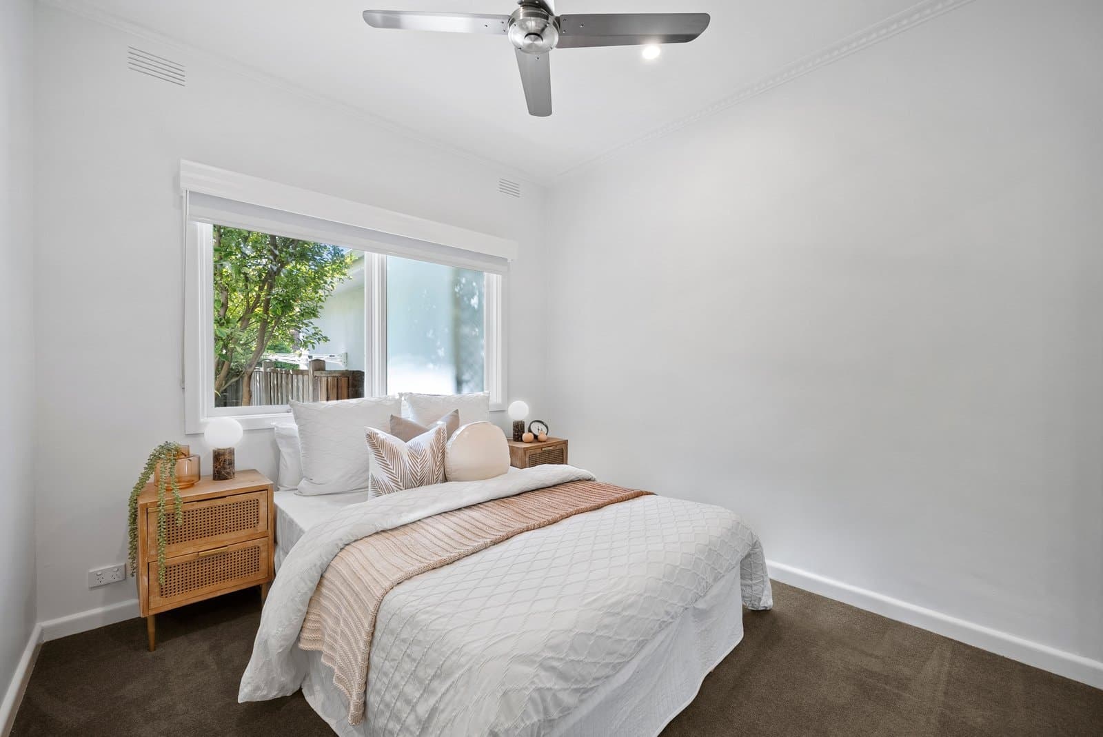 16 Hunter Avenue, Black Rock, Black Rock - Thumbnail 8