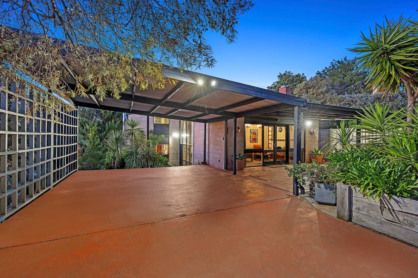300 Rowan Street, Golden Square, Golden Square - Thumbnail 2