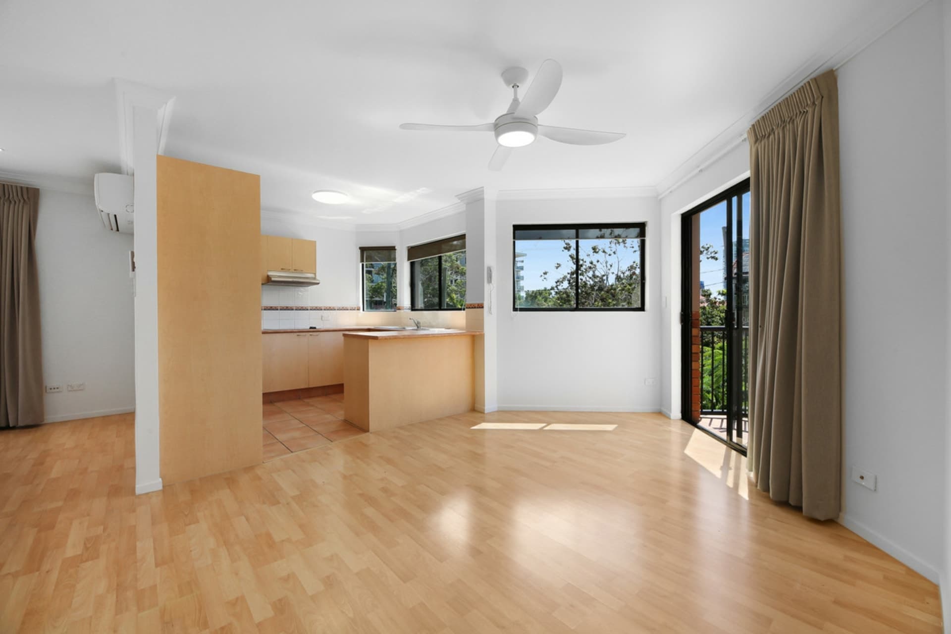 5/4 Waverley Street, Southport, Southport - Thumbnail 2