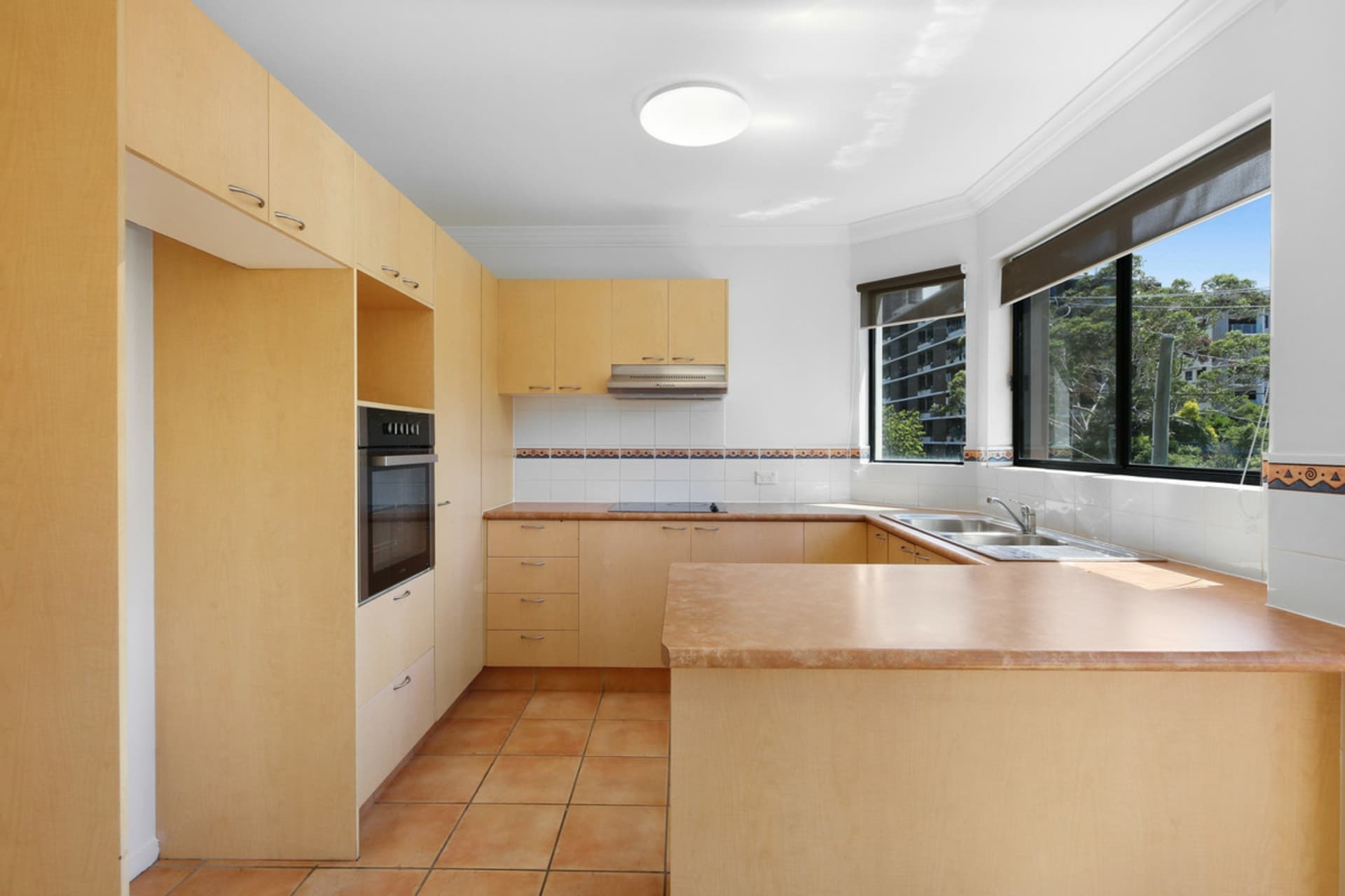 5/4 Waverley Street, Southport, Southport - Thumbnail 3