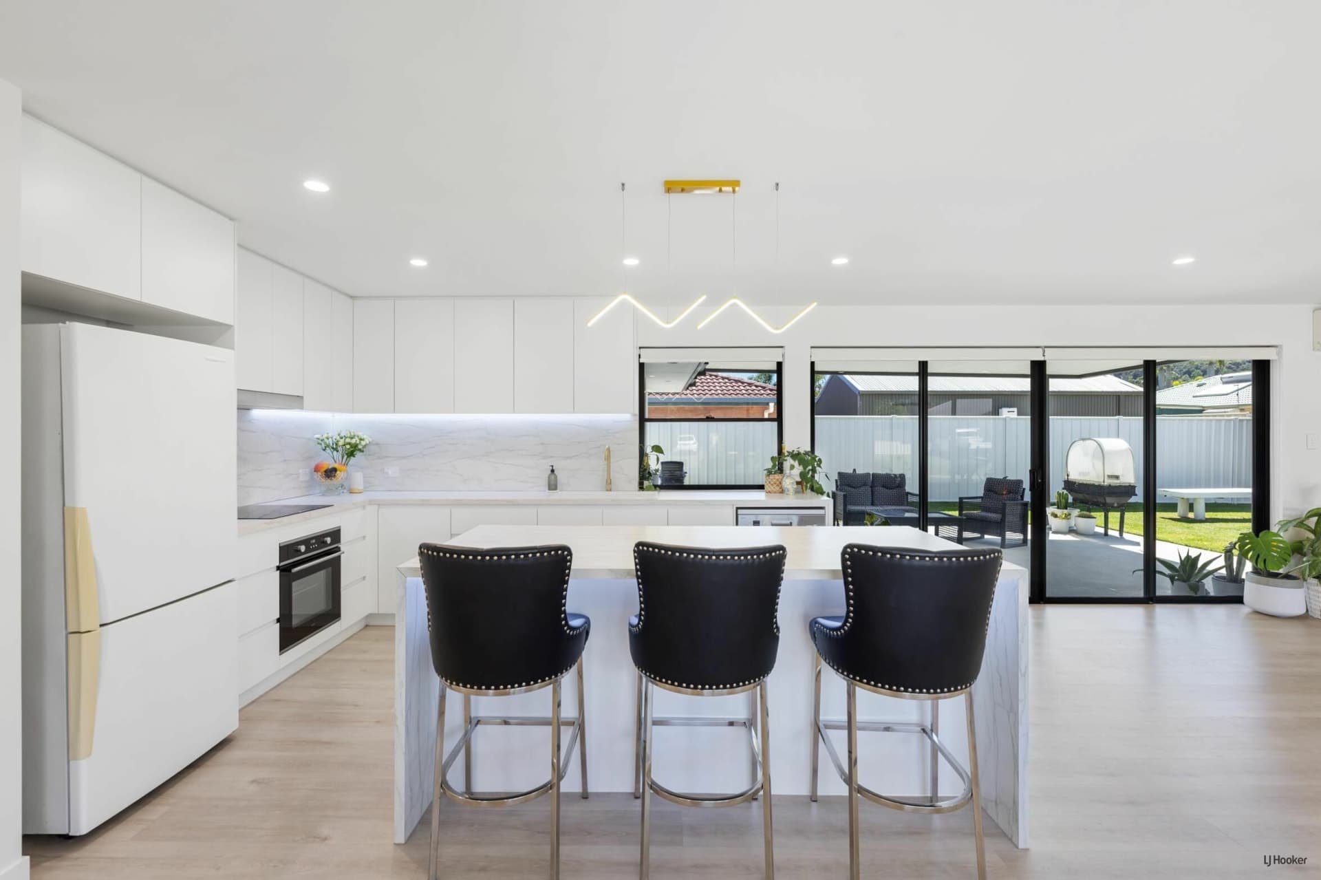 11 Togos Avenue, Currumbin Waters, Currumbin Waters - Thumbnail 2