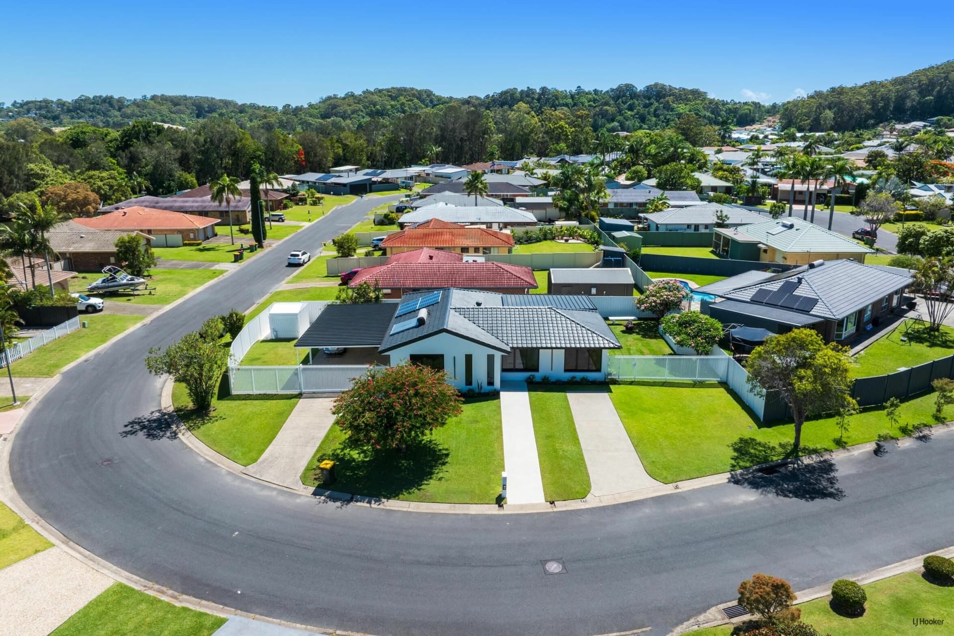 11 Togos Avenue, Currumbin Waters, Currumbin Waters - Thumbnail 6