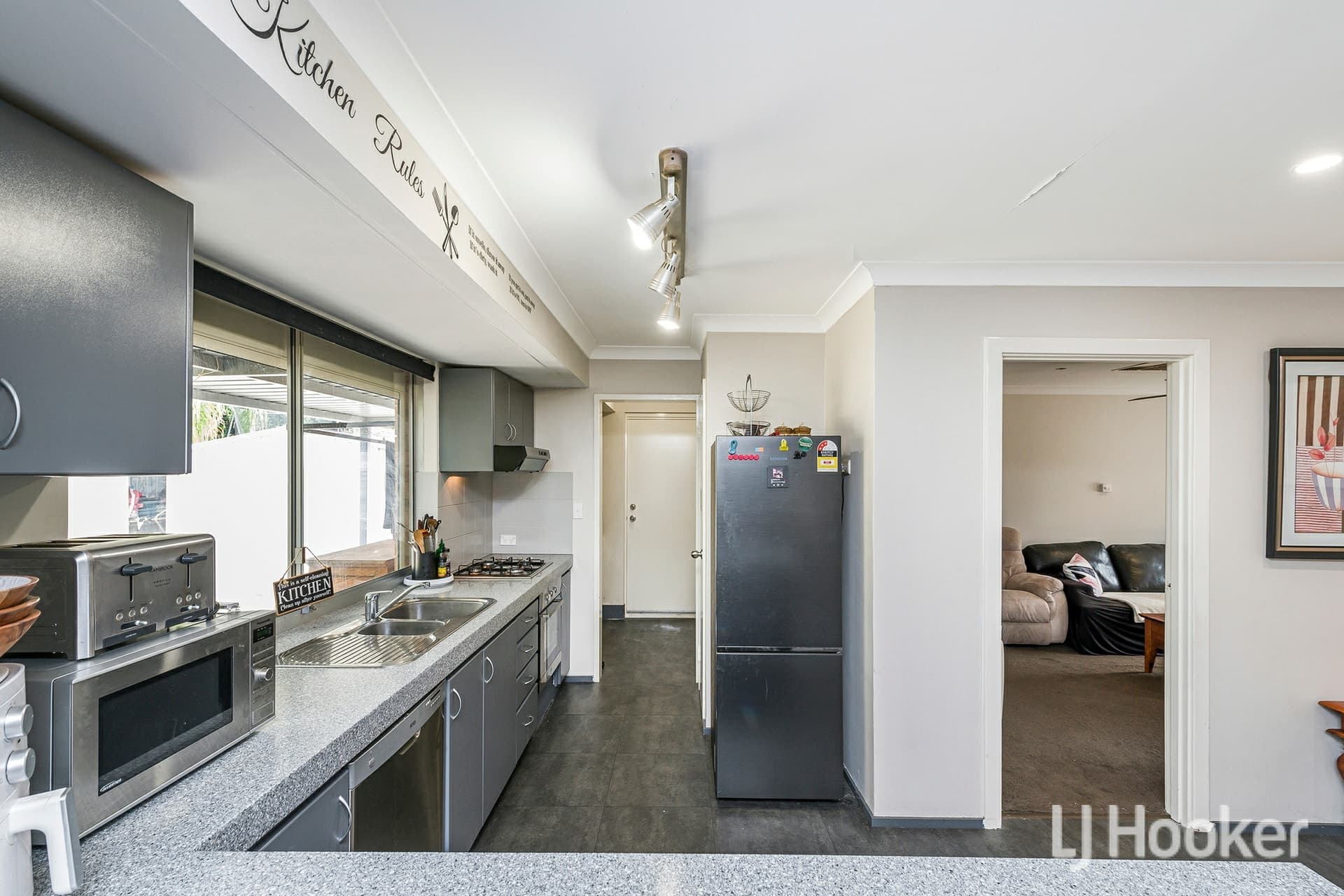 9 Farrer Place, Thornlie, Thornlie - Thumbnail 8