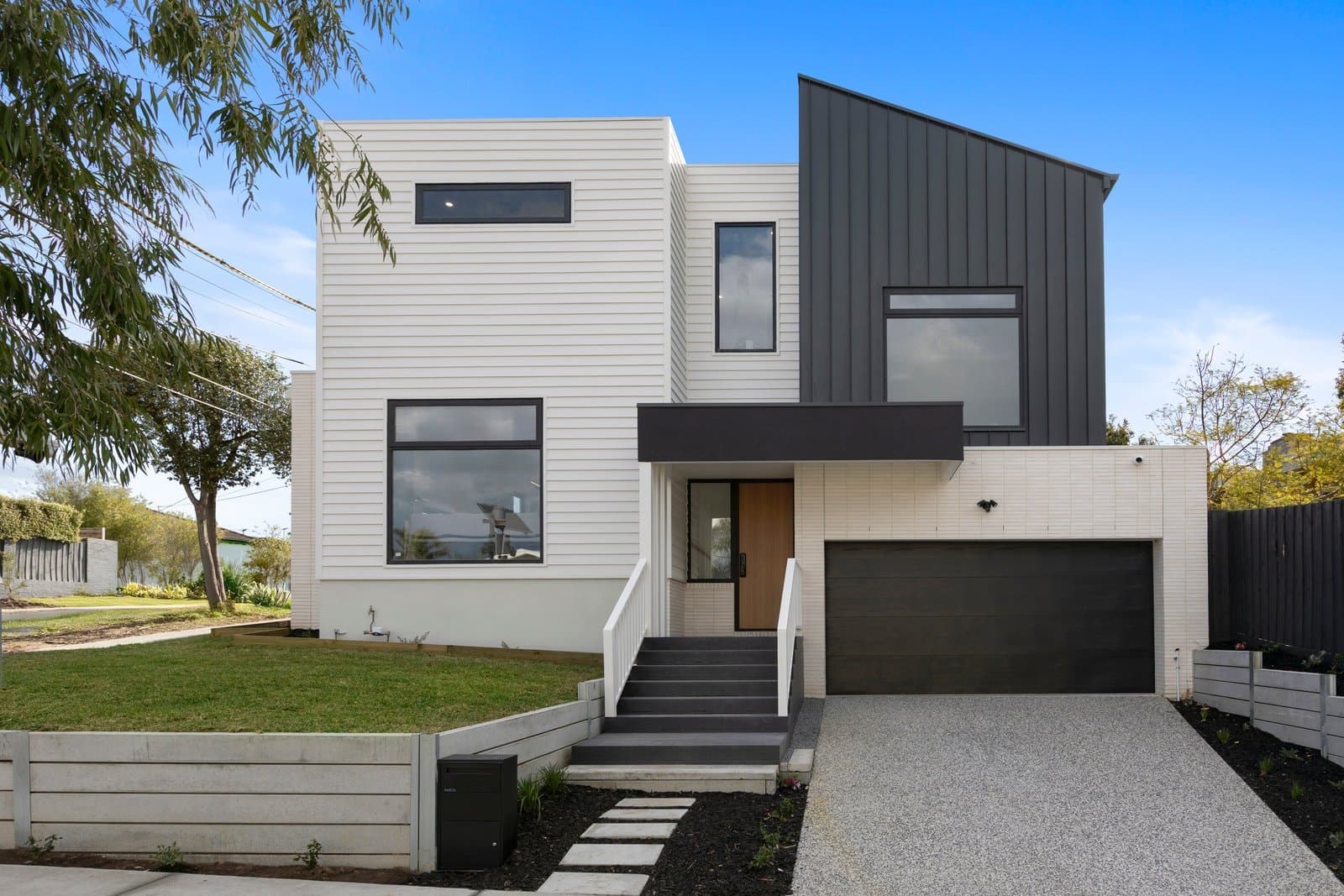 33 Davey Street, Parkdale, Parkdale - Thumbnail 2
