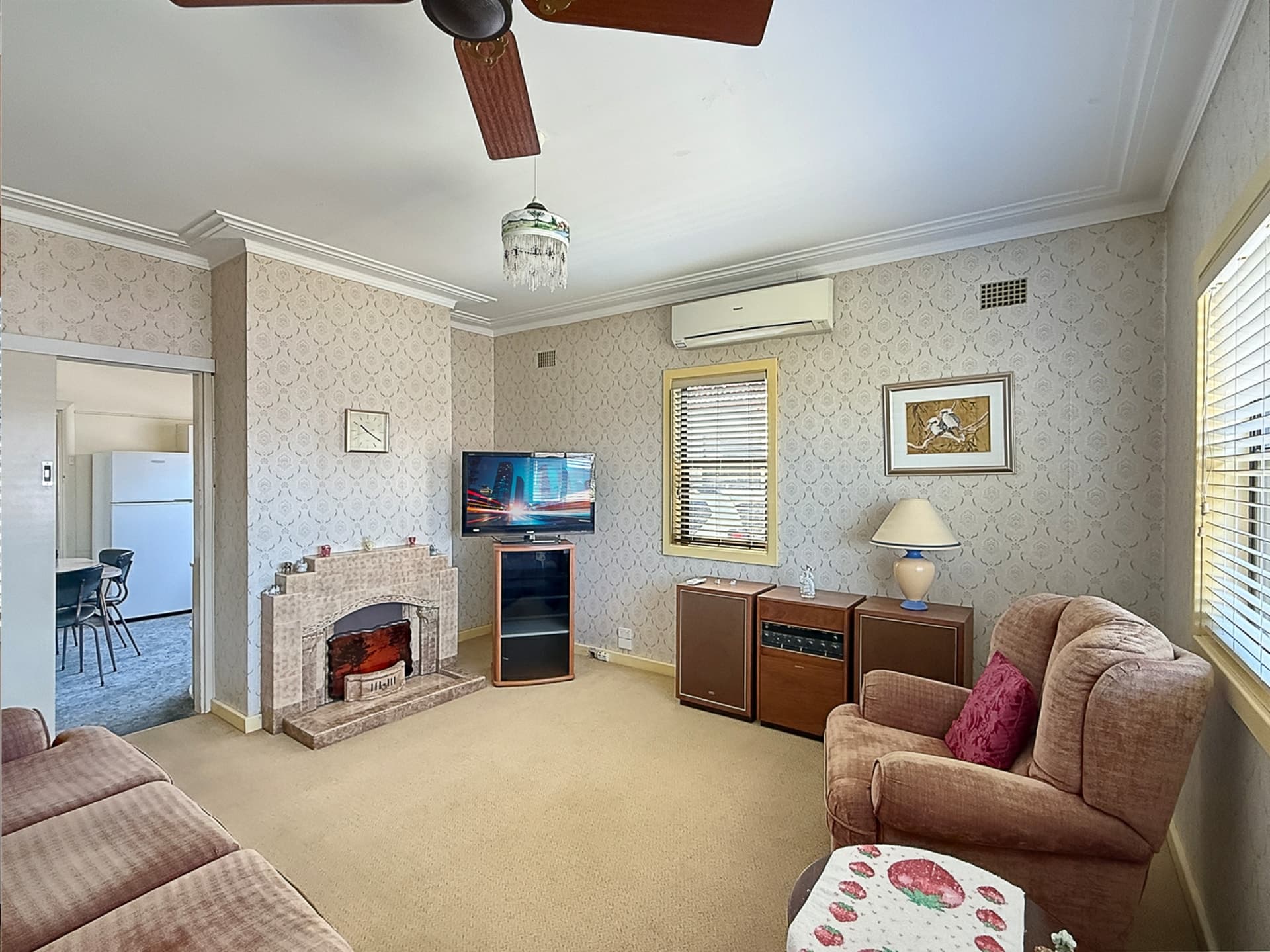 19 Hitchcock Avenue, Belmont, Belmont - Thumbnail 3
