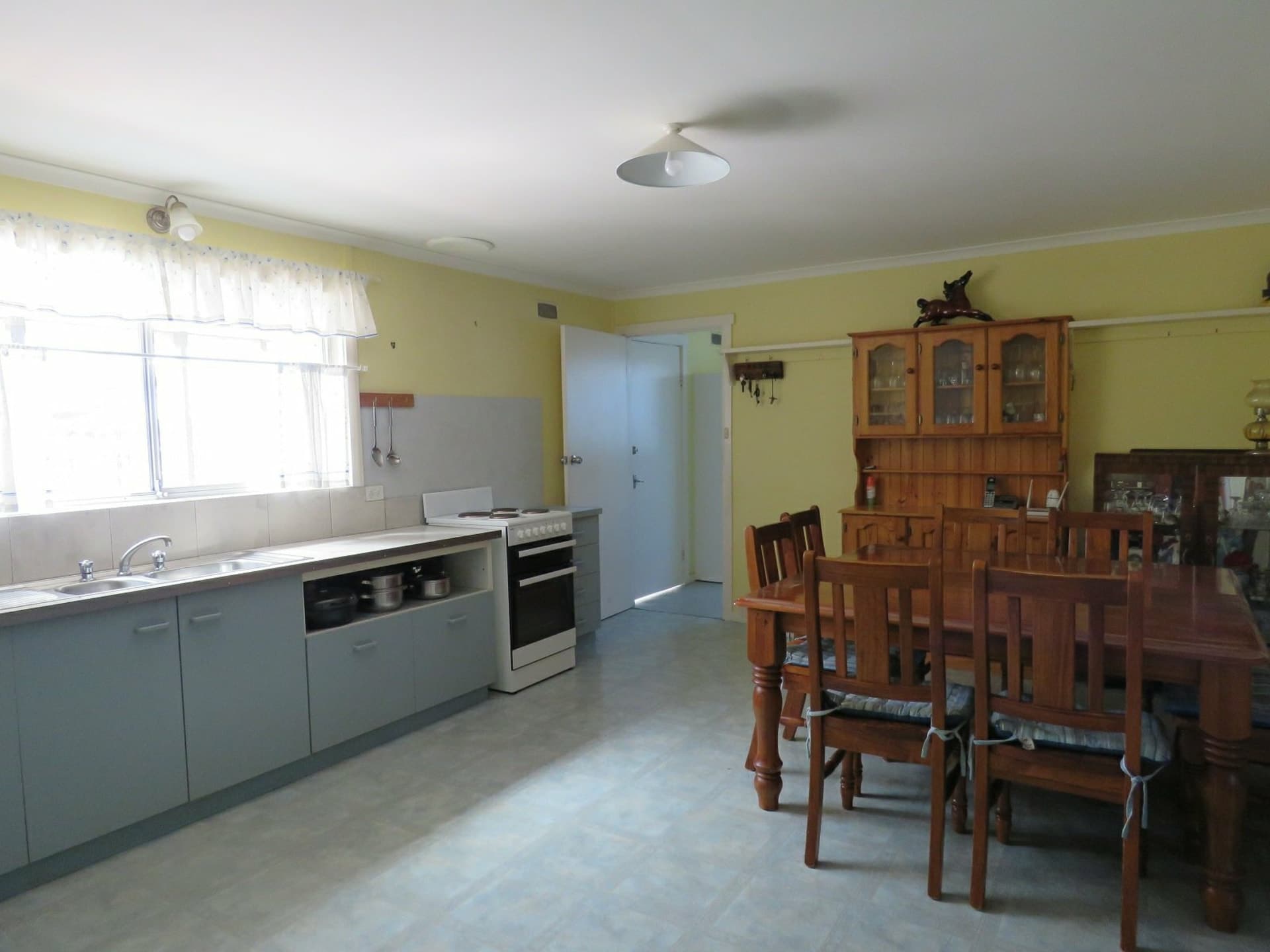 8 Cumming Street, Paynesville, Paynesville - Thumbnail 3