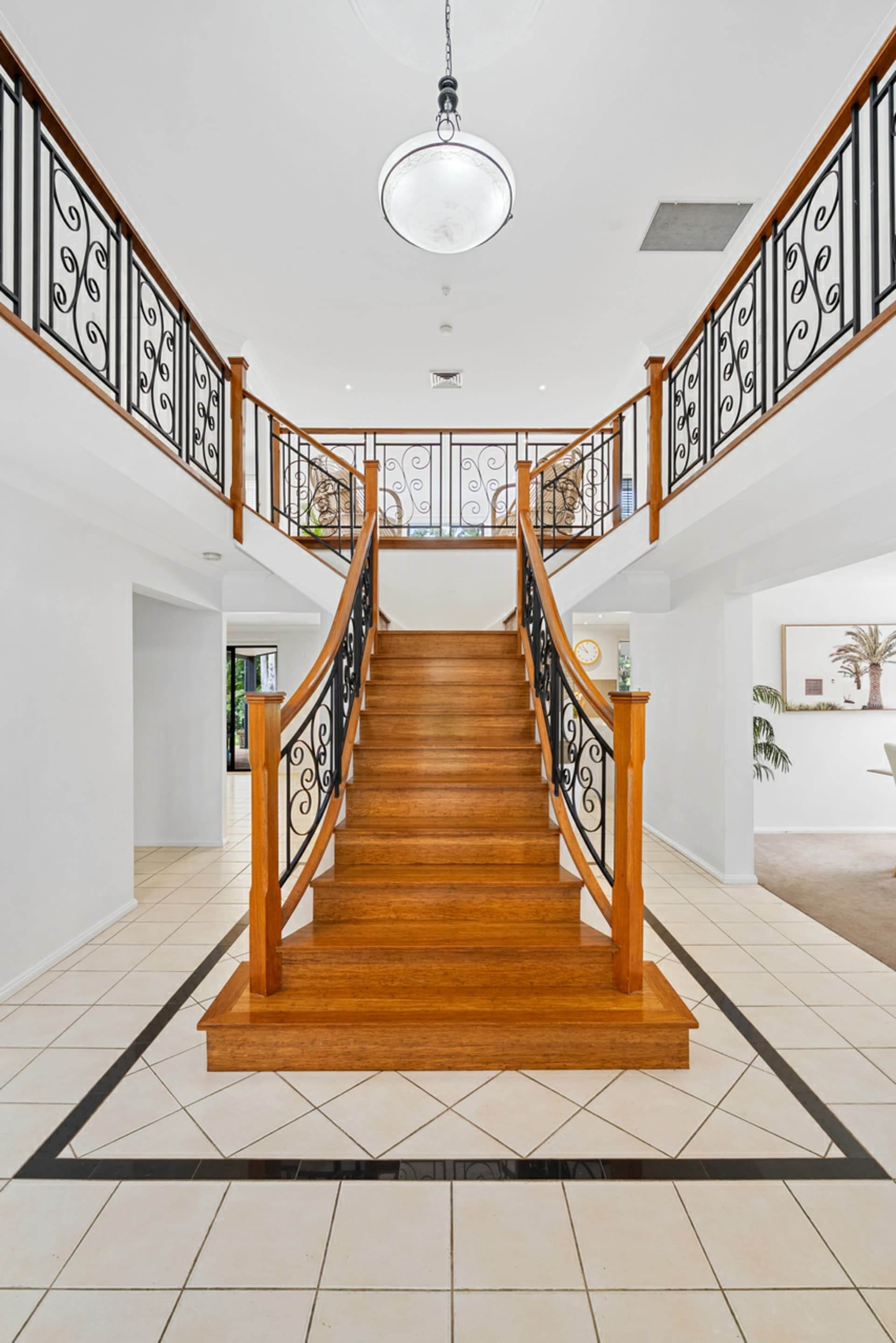 512 The Entrance Road, Erina Heights, Erina Heights - Thumbnail 3