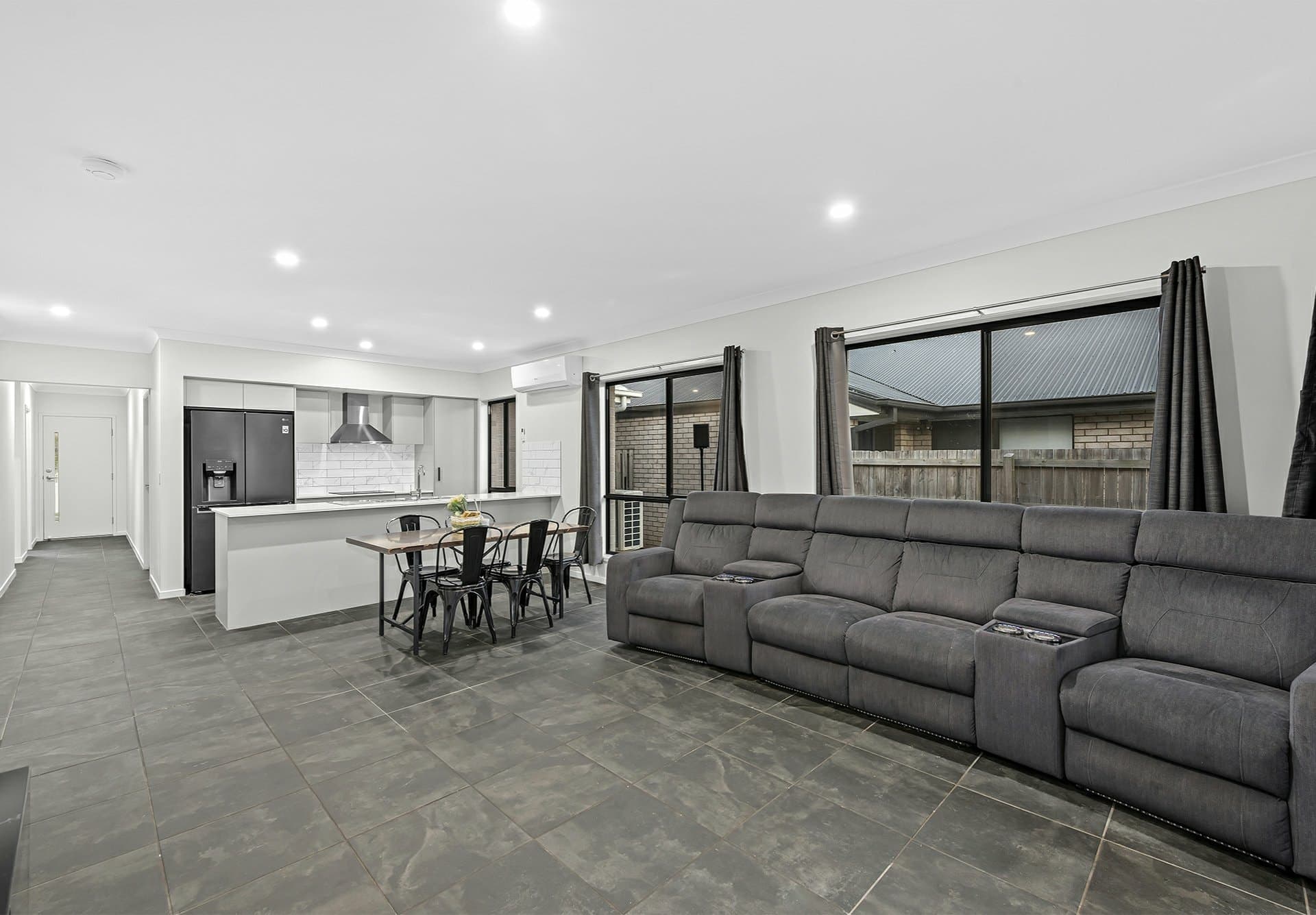 21 Ironbark Avenue, Park Ridge, Park Ridge - Thumbnail 2