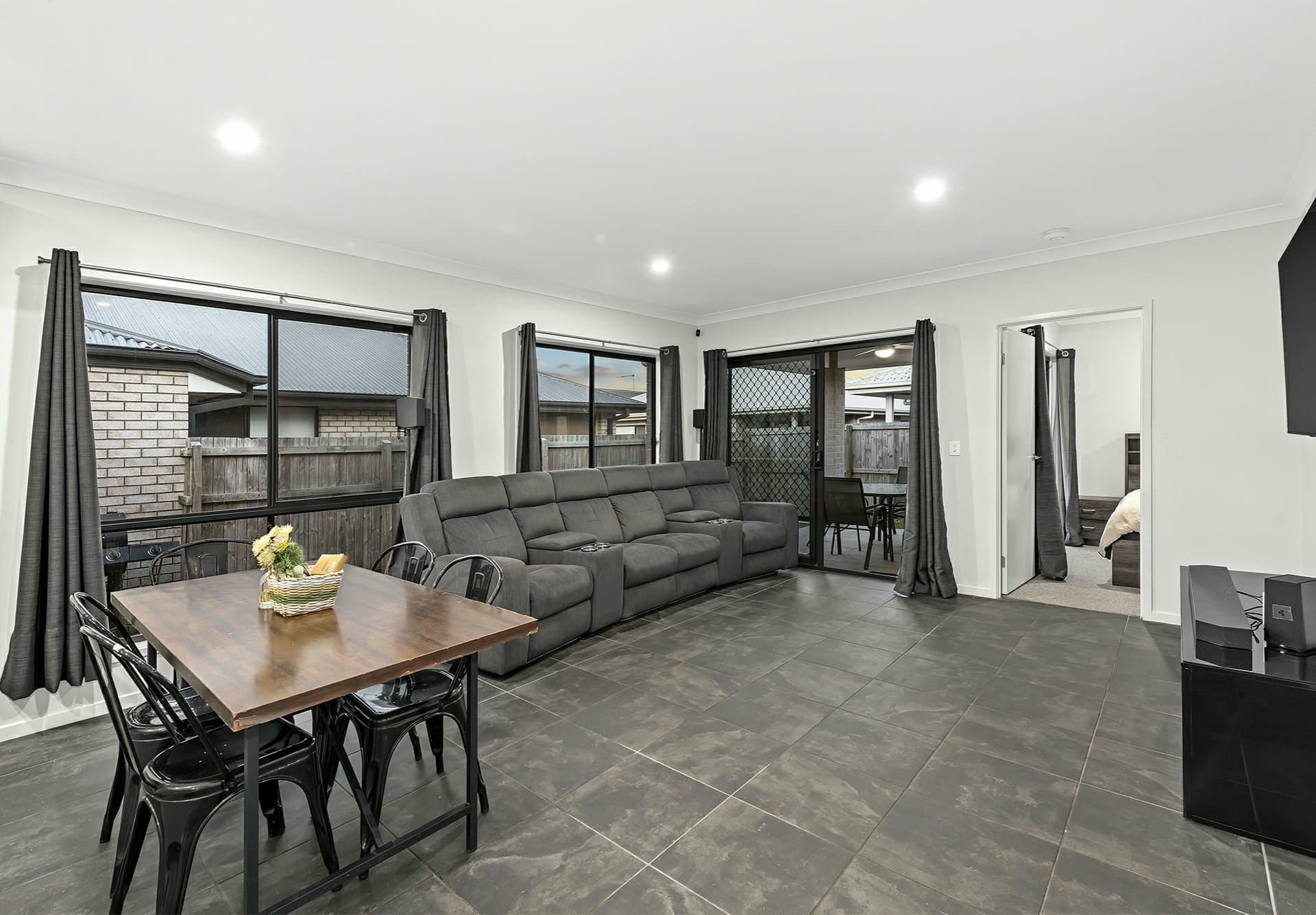 21 Ironbark Avenue, Park Ridge, Park Ridge - Thumbnail 7