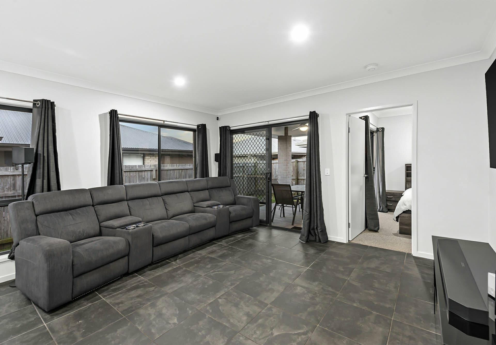 21 Ironbark Avenue, Park Ridge, Park Ridge - Thumbnail 8