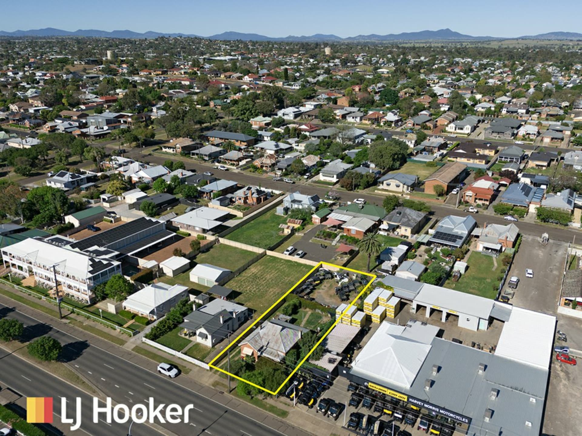77 Ebsworth Street, West Tamworth, West Tamworth - Image 1