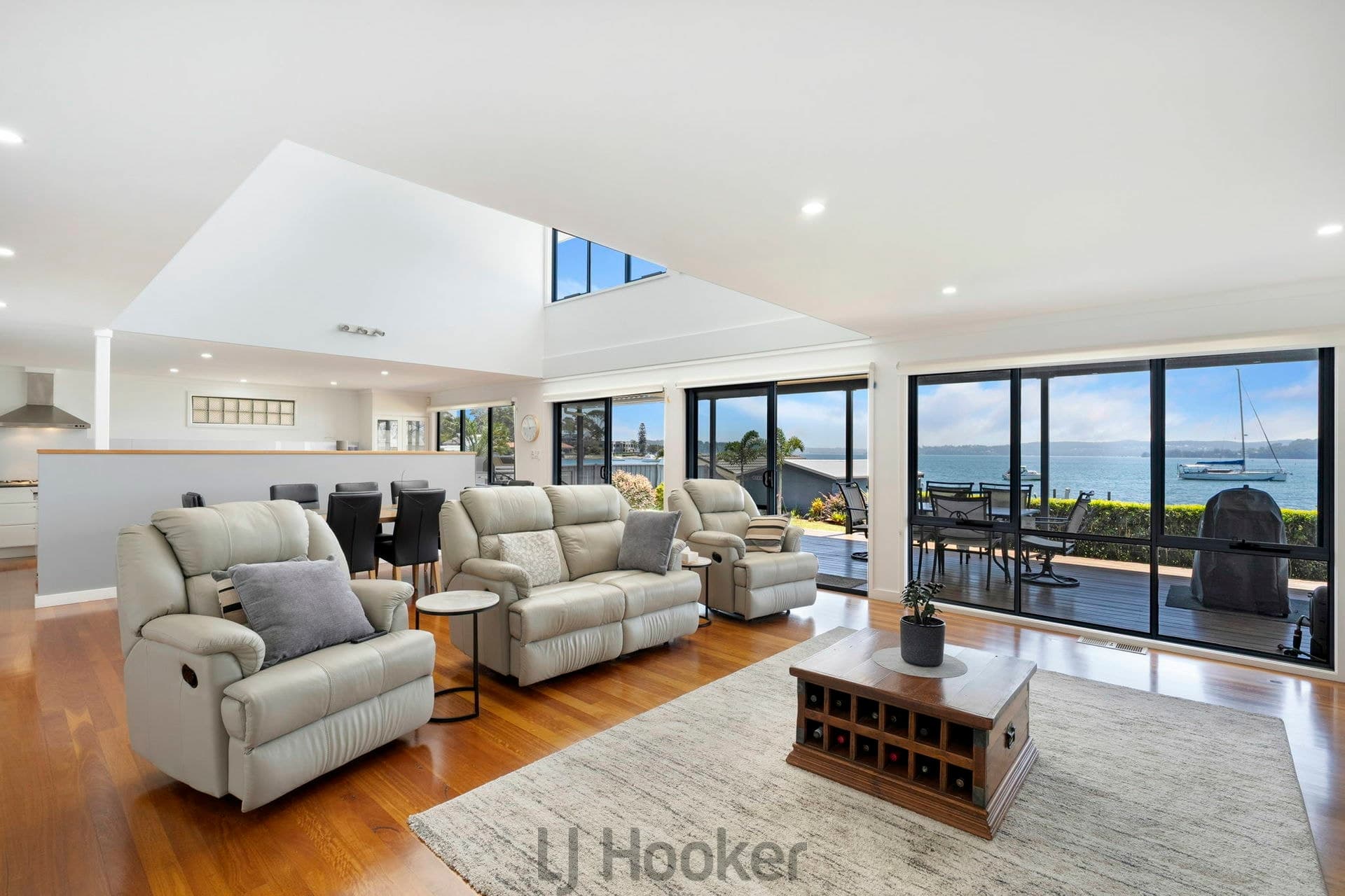 77 Excelsior Parade, Carey Bay, Carey Bay - Thumbnail 5