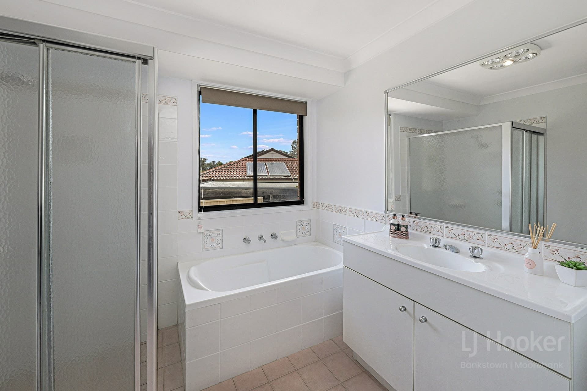 94 Renton Avenue, Moorebank, Moorebank - Thumbnail 6