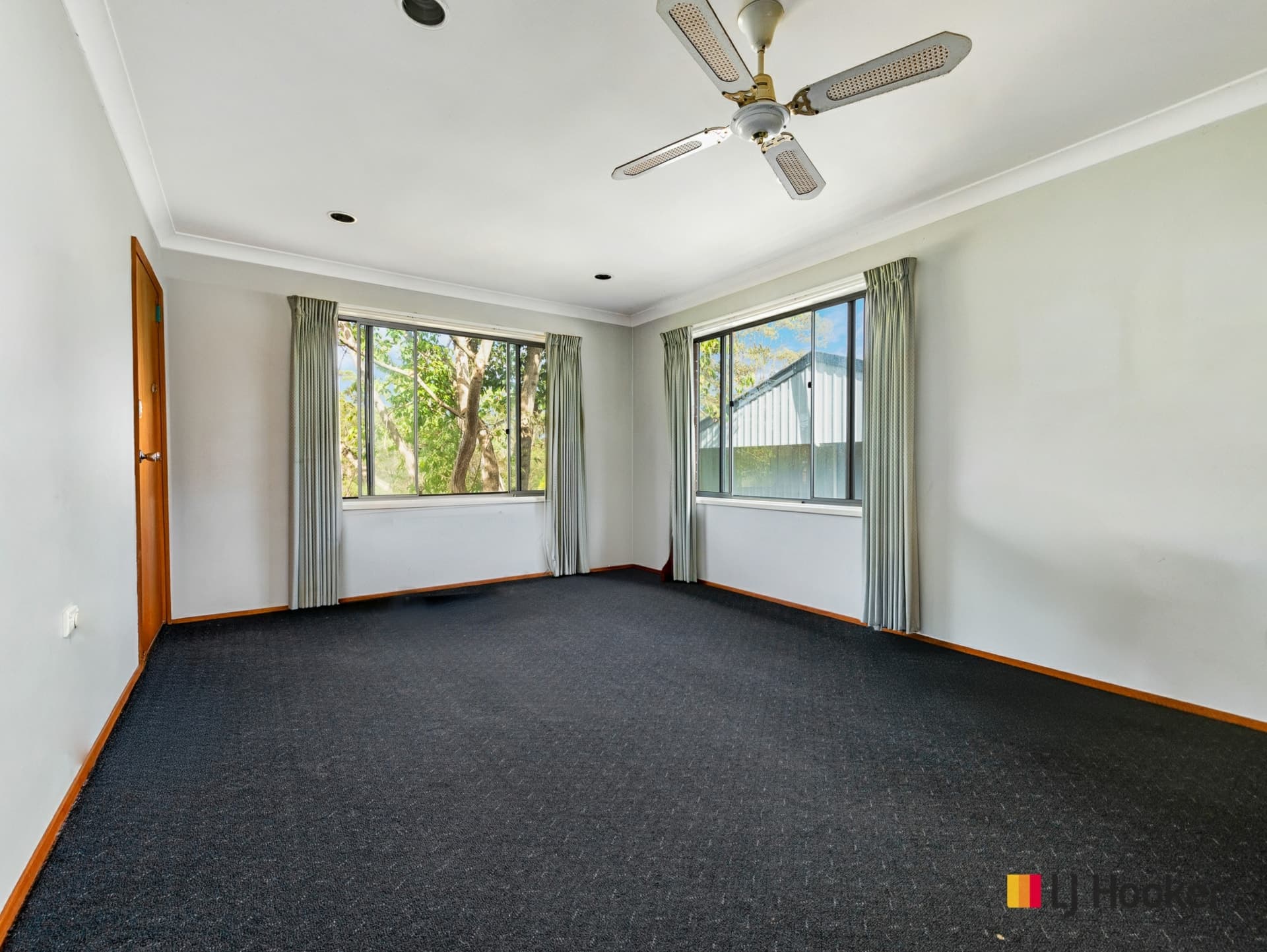 17 Pleasurelea Drive, Sunshine Bay, Sunshine Bay - Thumbnail 3