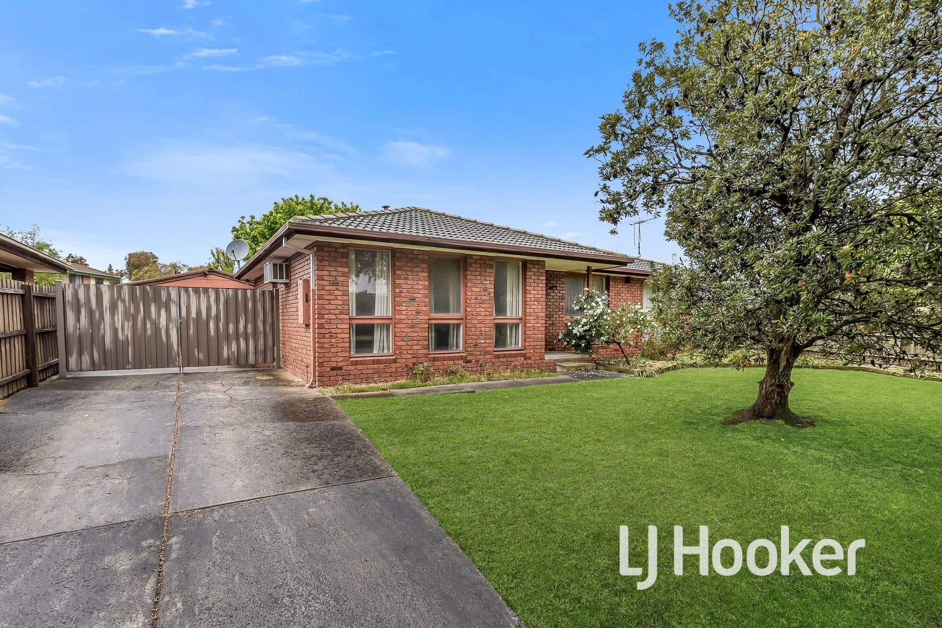 8 Gillespie Court, Cranbourne North, Cranbourne North - Image 1