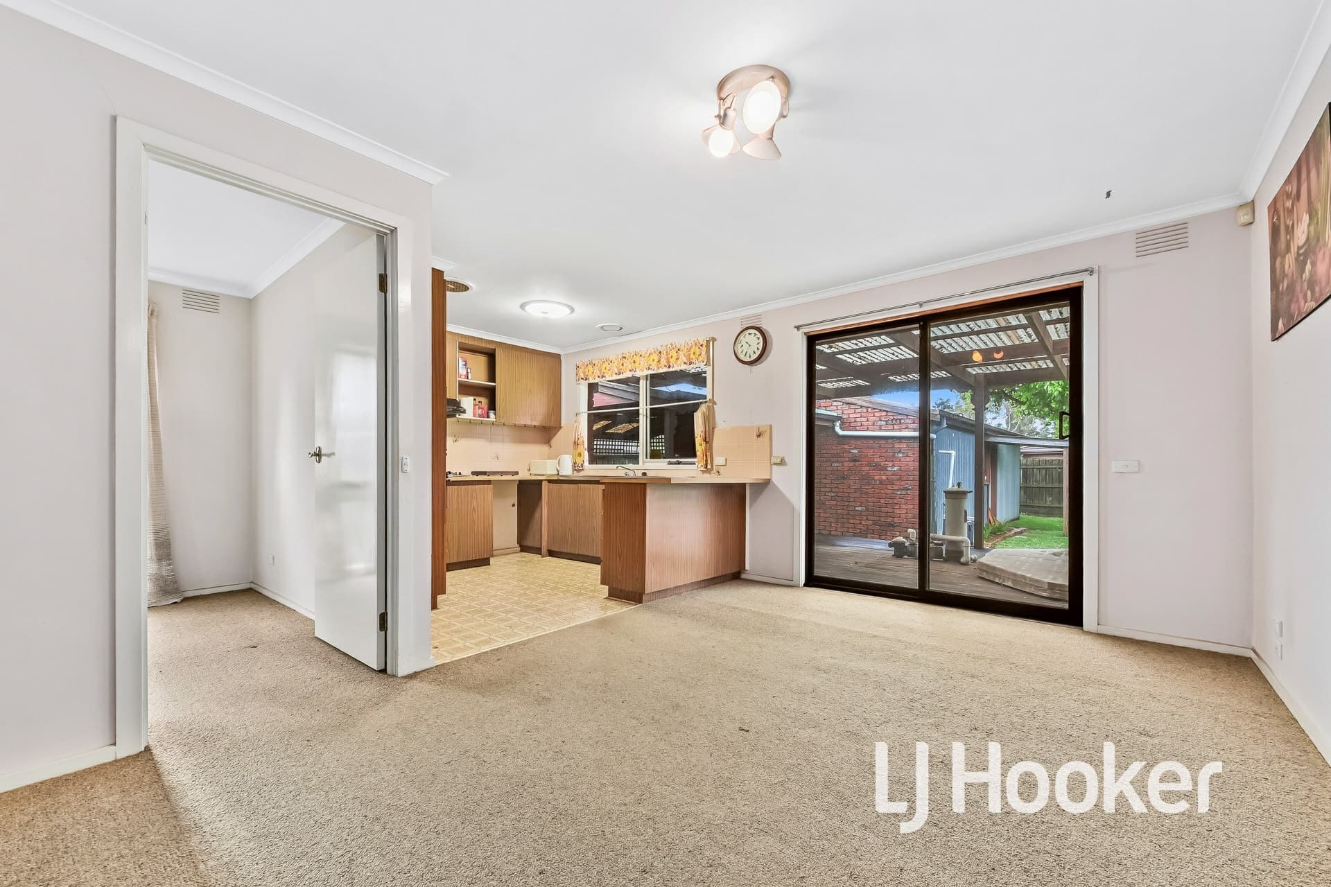 8 Gillespie Court, Cranbourne North, Cranbourne North - Thumbnail 2