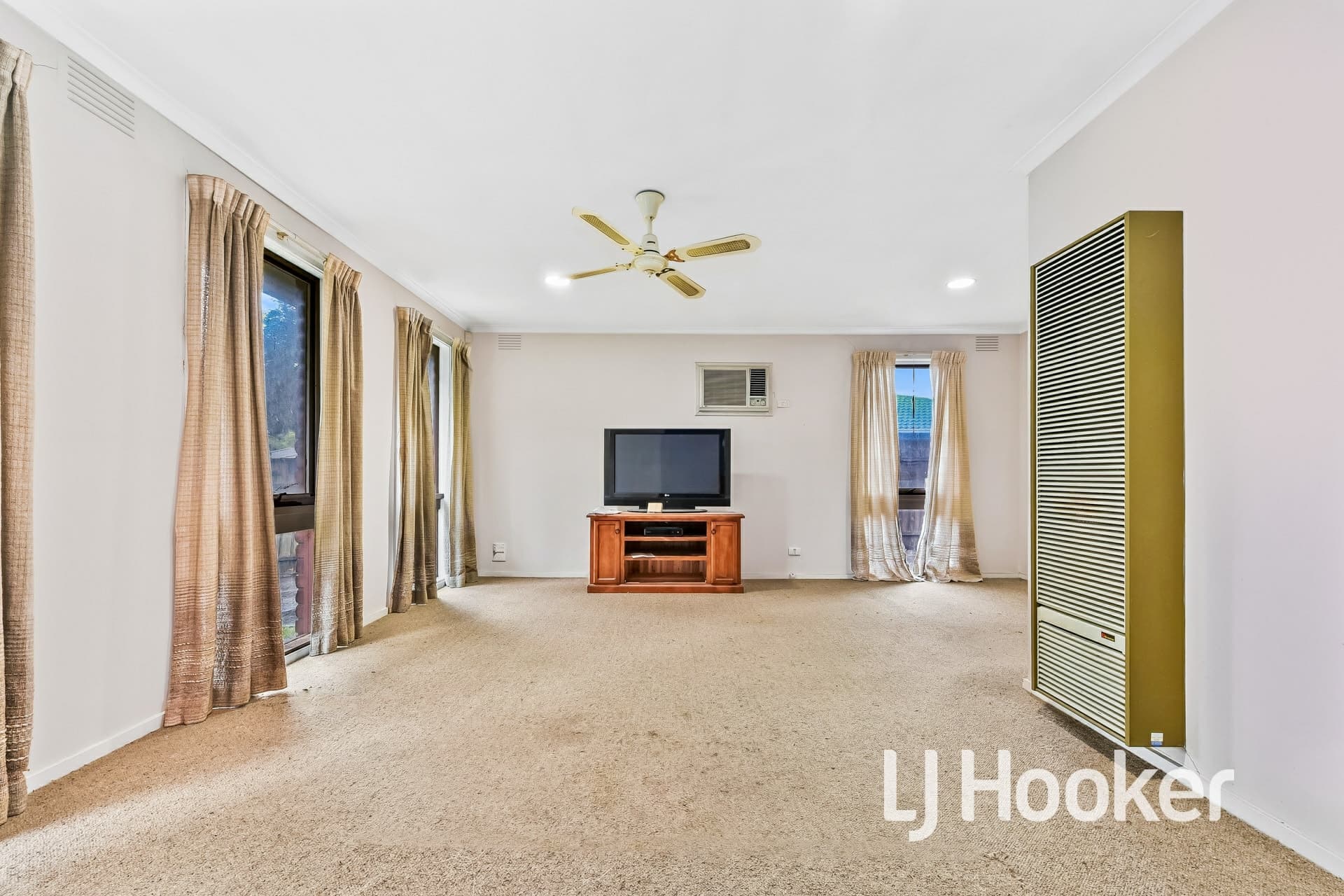 8 Gillespie Court, Cranbourne North, Cranbourne North - Thumbnail 4