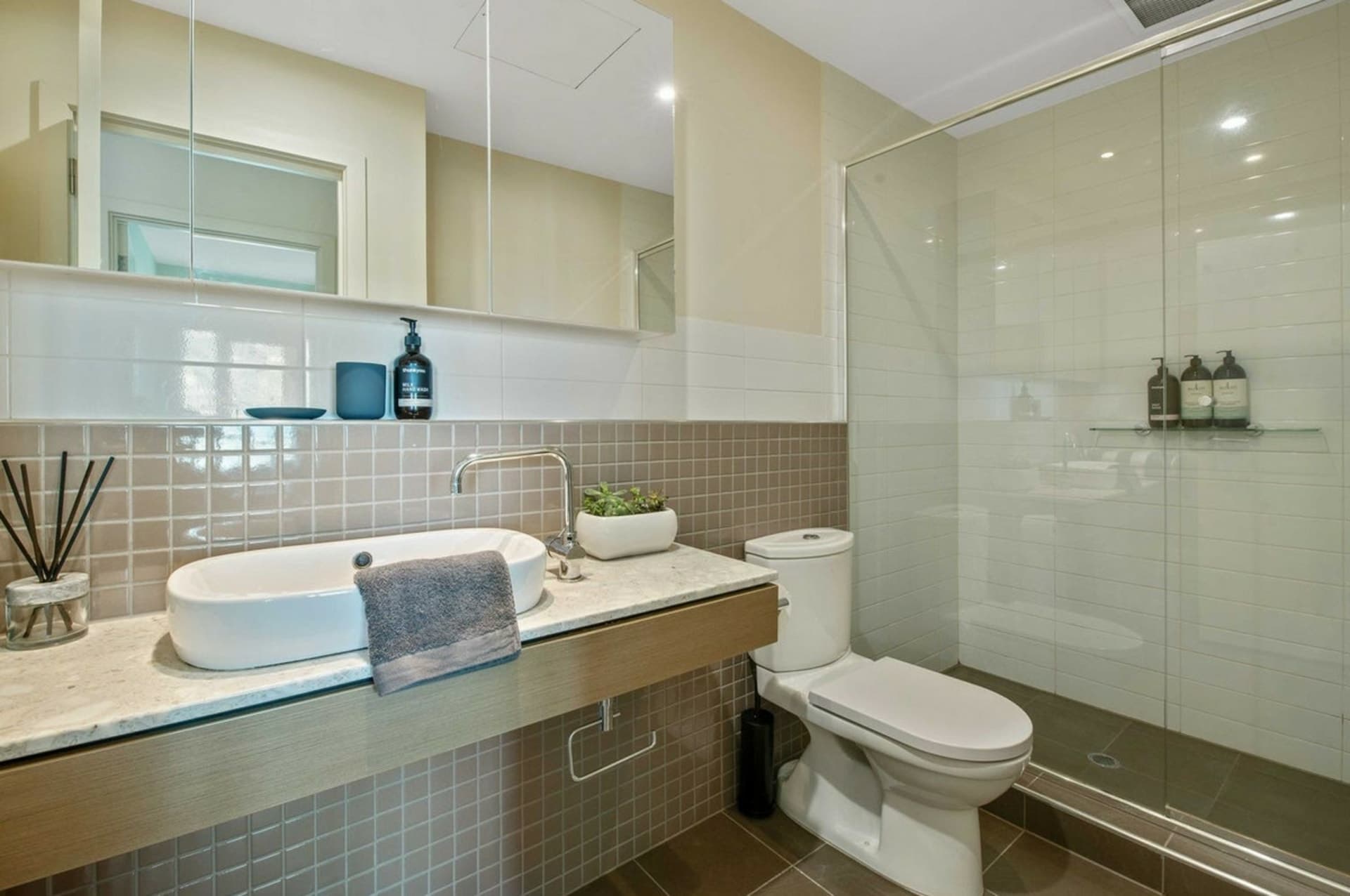 201/1-2 Tarni Court, New Port, New Port - Thumbnail 7