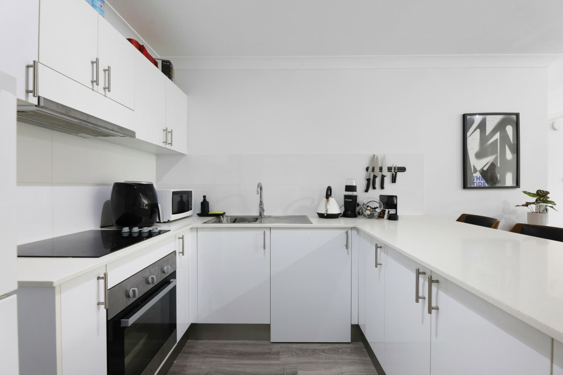 12/10-16 Genoa Street, Surfers Paradise, Surfers Paradise - Thumbnail 2