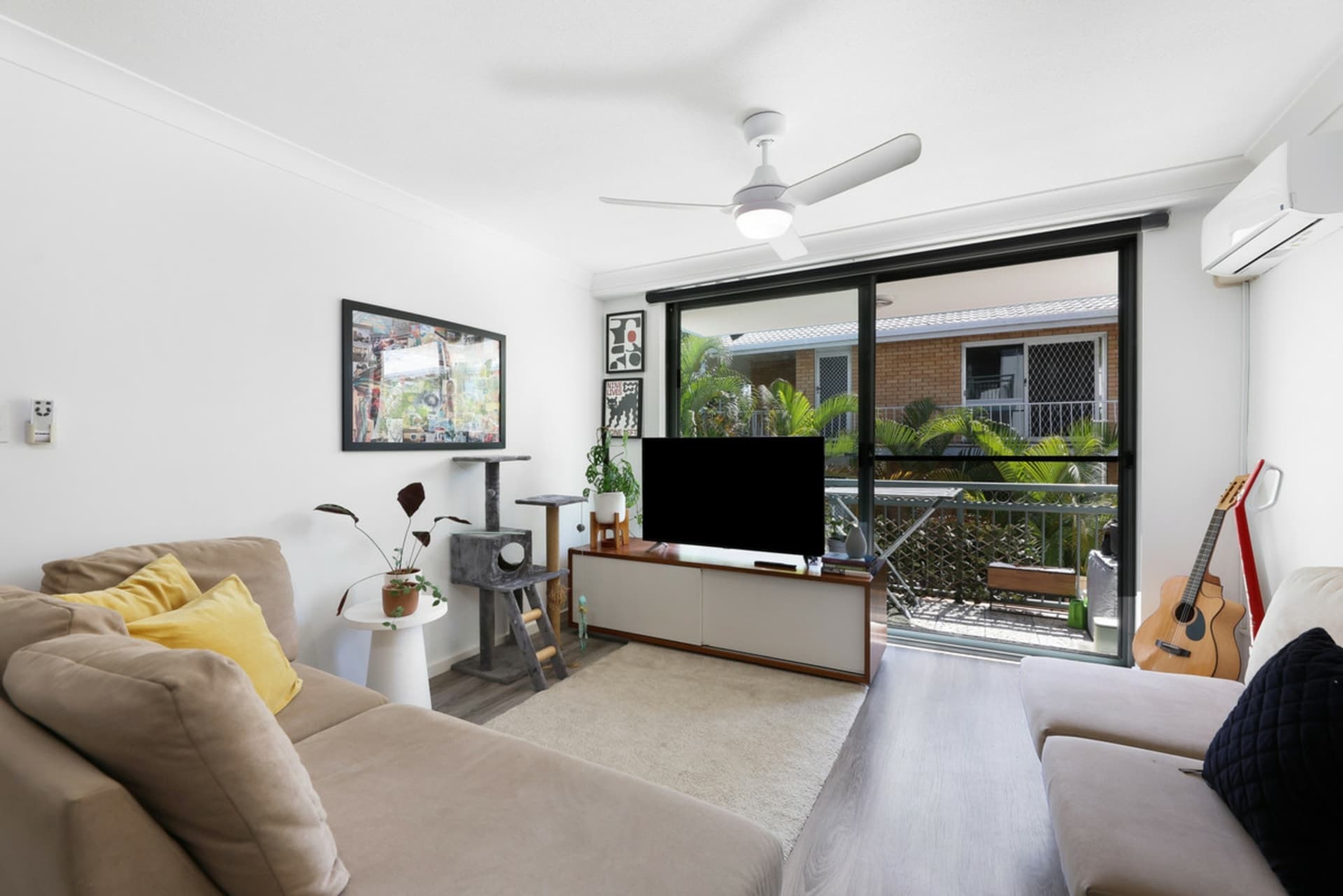 12/10-16 Genoa Street, Surfers Paradise, Surfers Paradise - Thumbnail 4