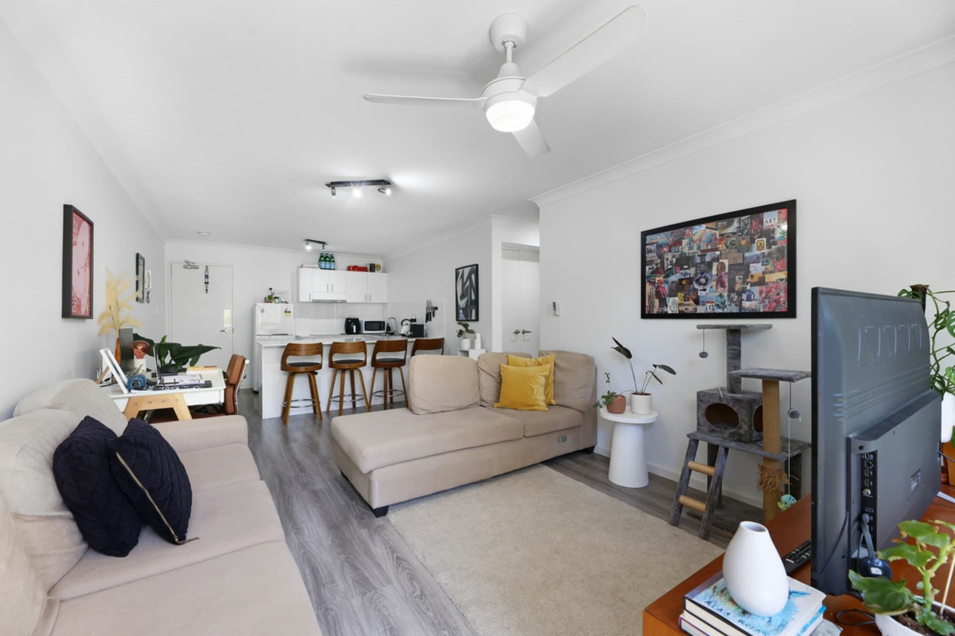 12/10-16 Genoa Street, Surfers Paradise, Surfers Paradise - Thumbnail 5