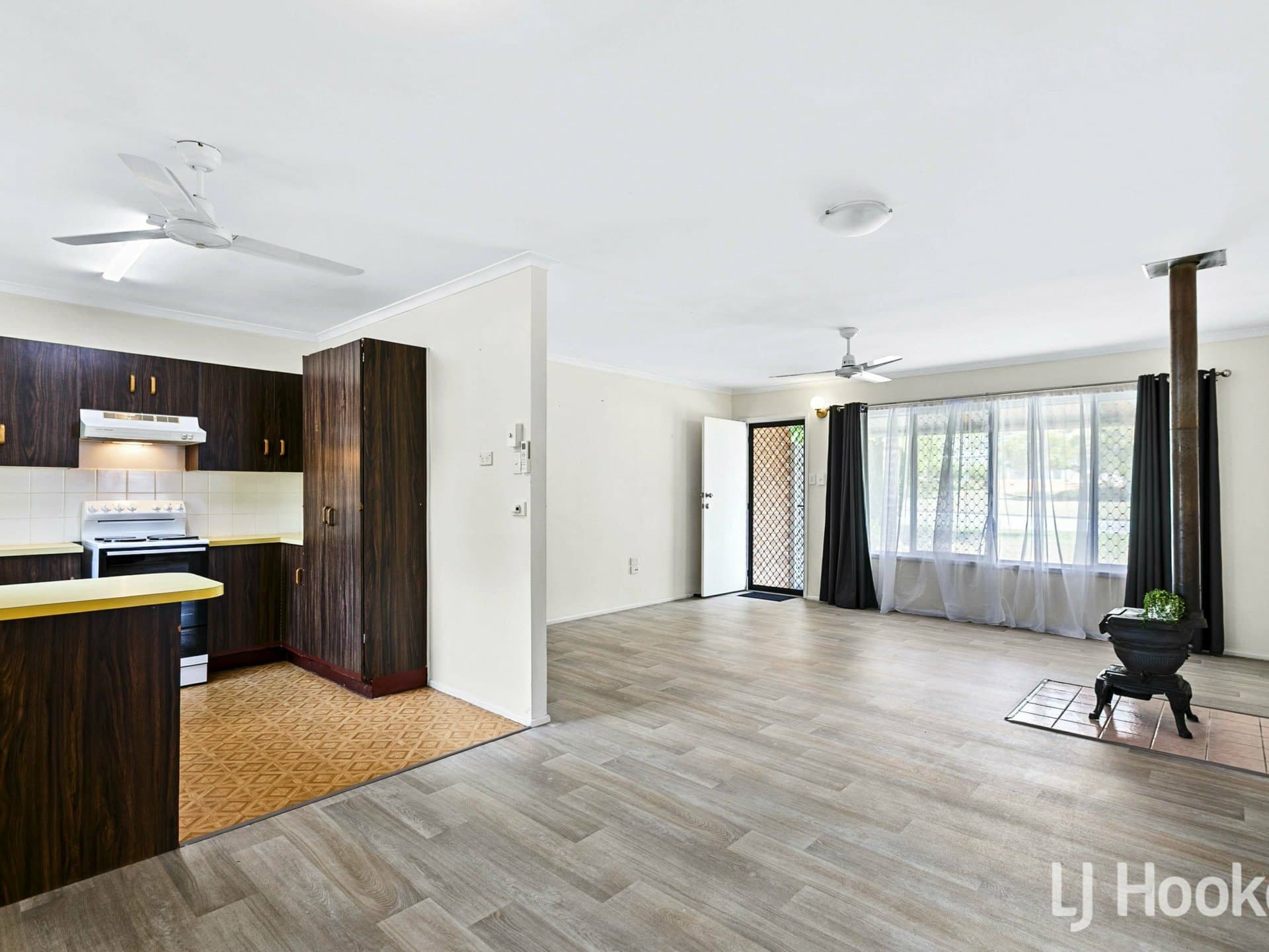 194 Cambridge Street, Granville, Granville - Thumbnail 2